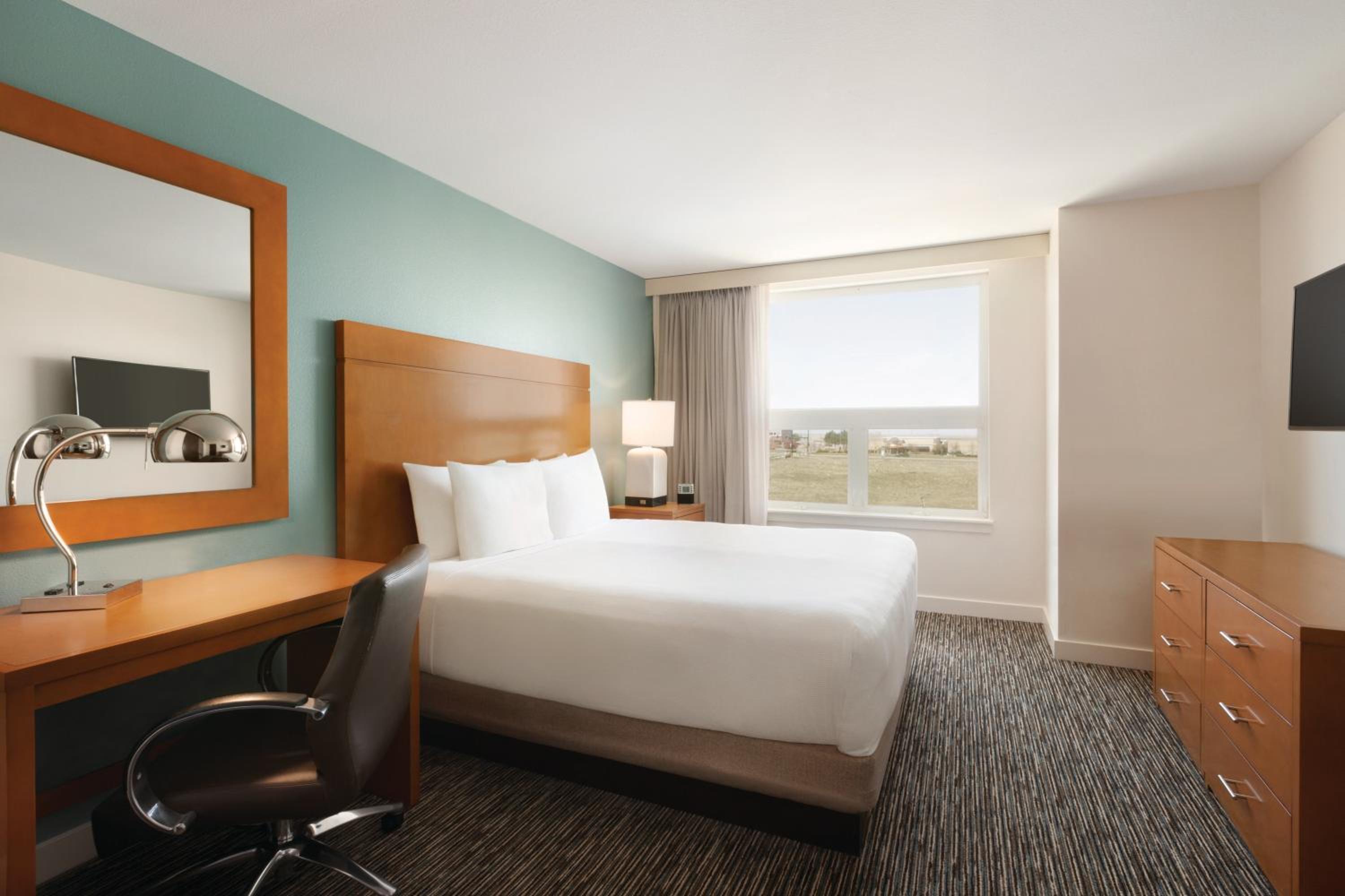 Two-Bedroom Suite - Photo 4