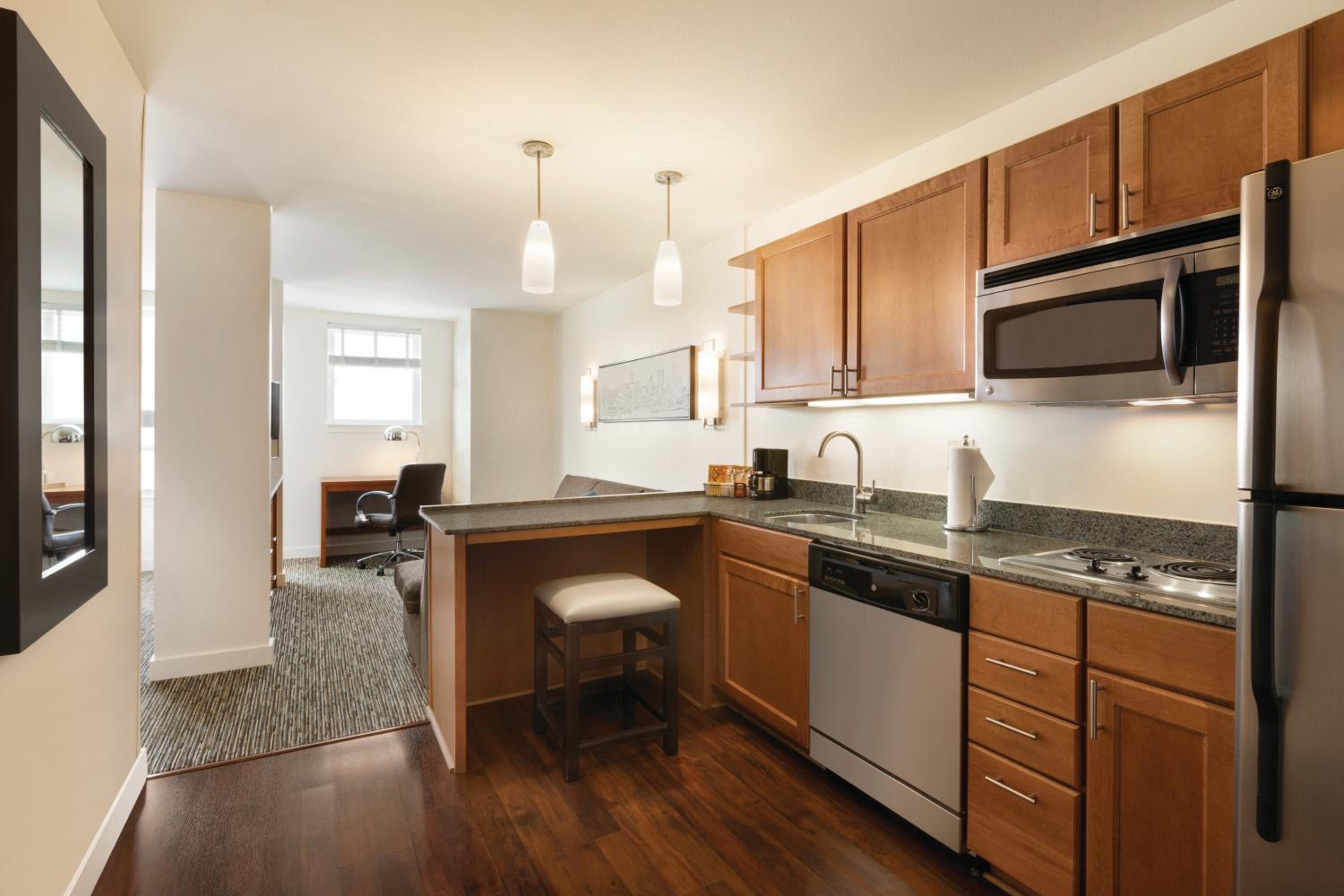King Studio Suite - Photo 6