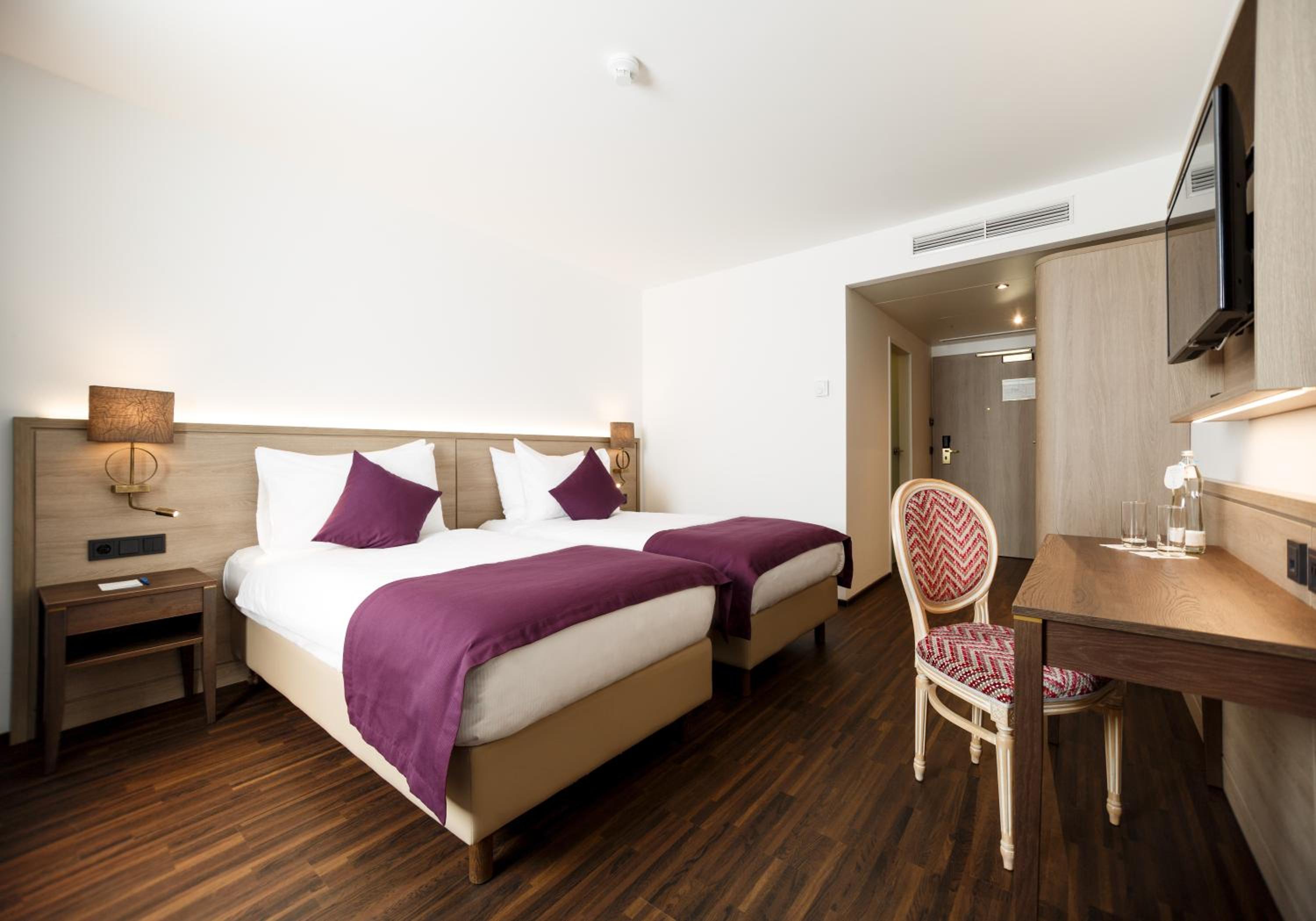 Classic Twin Room - Photo 3