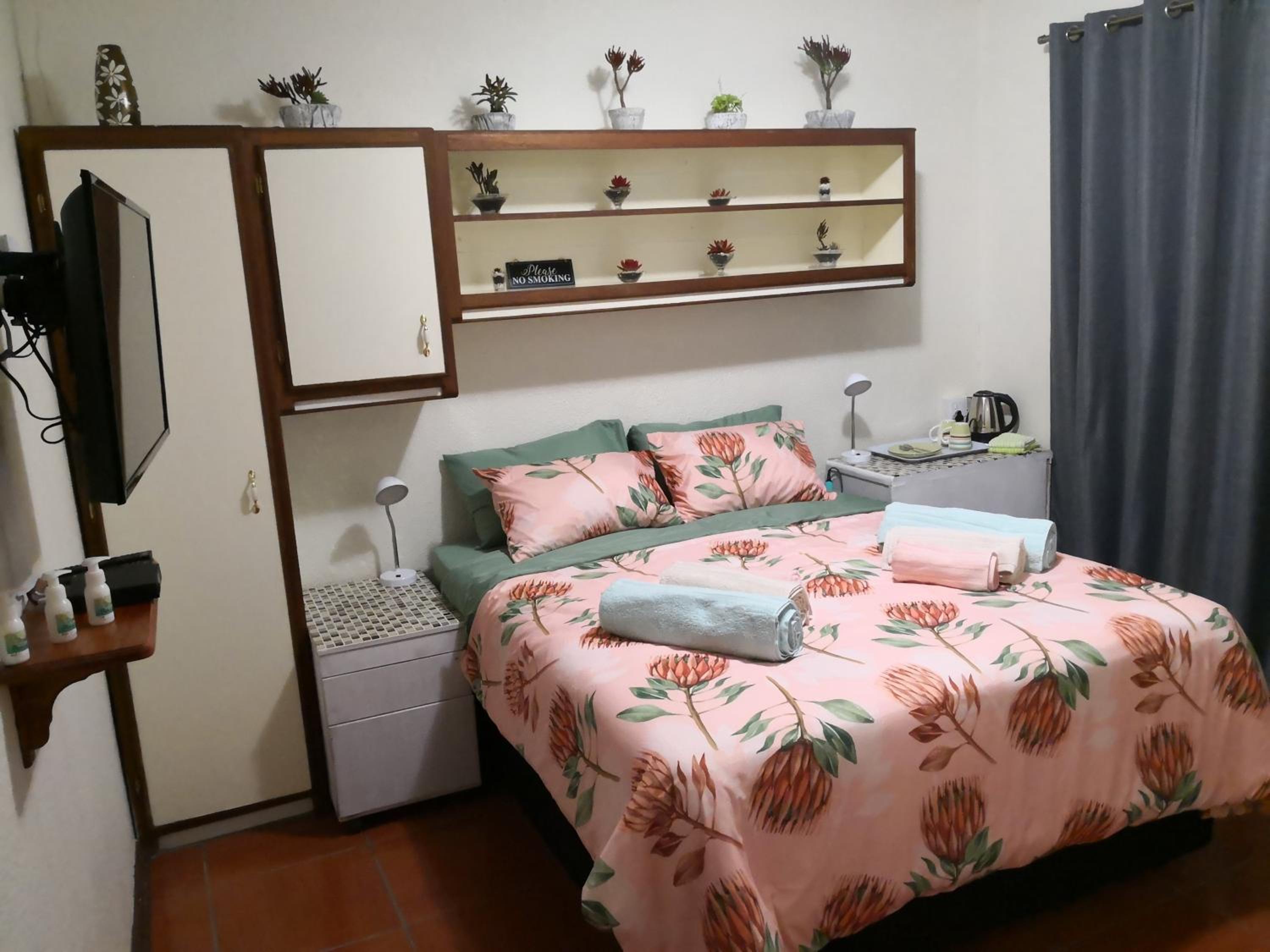 Double Room with Shared Bathroom photo 1