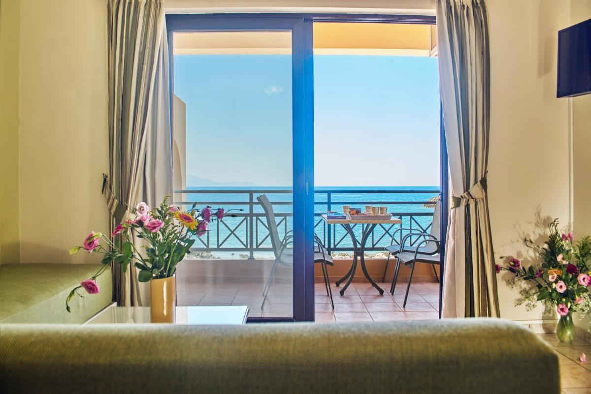 Family Apartment with Sea View photo 3