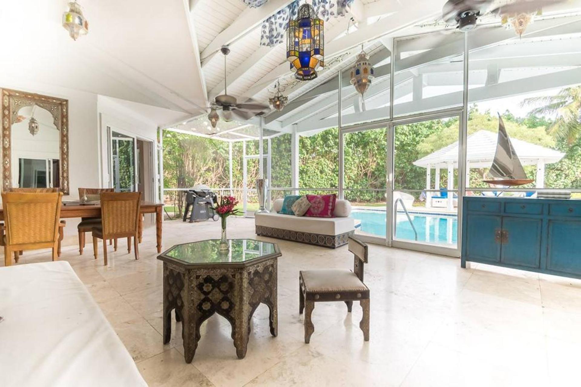Villa photo 2