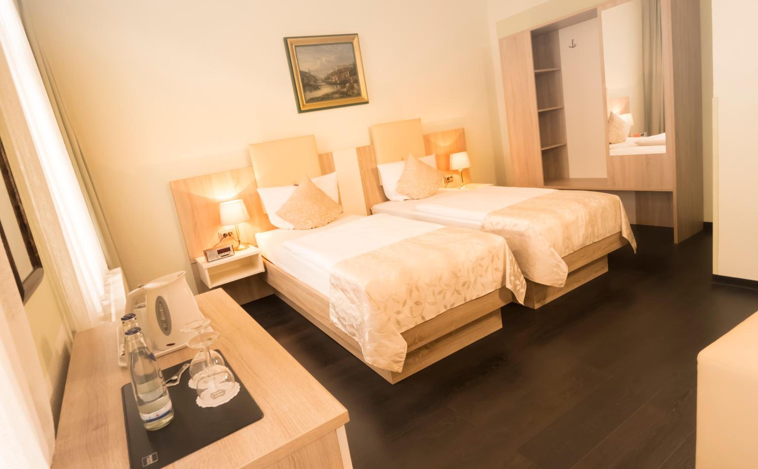 Double or Twin Room - Photo 13