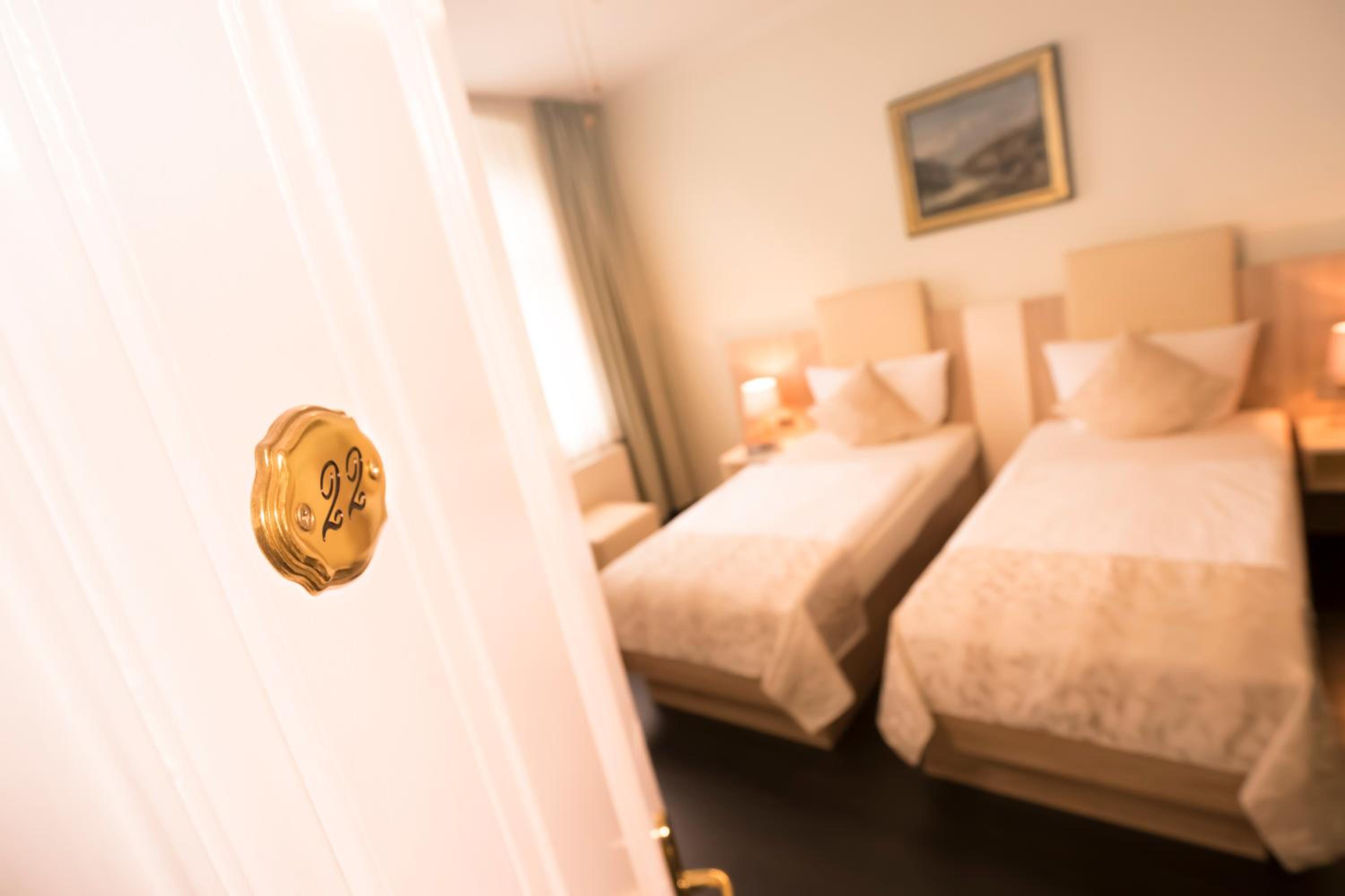 Double or Twin Room - Photo 5