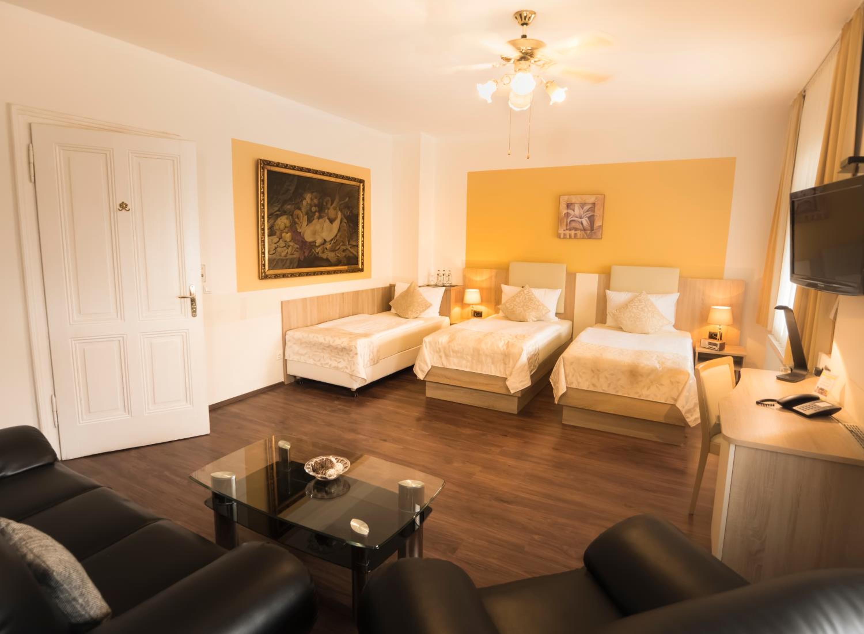 Triple Room - Photo 1