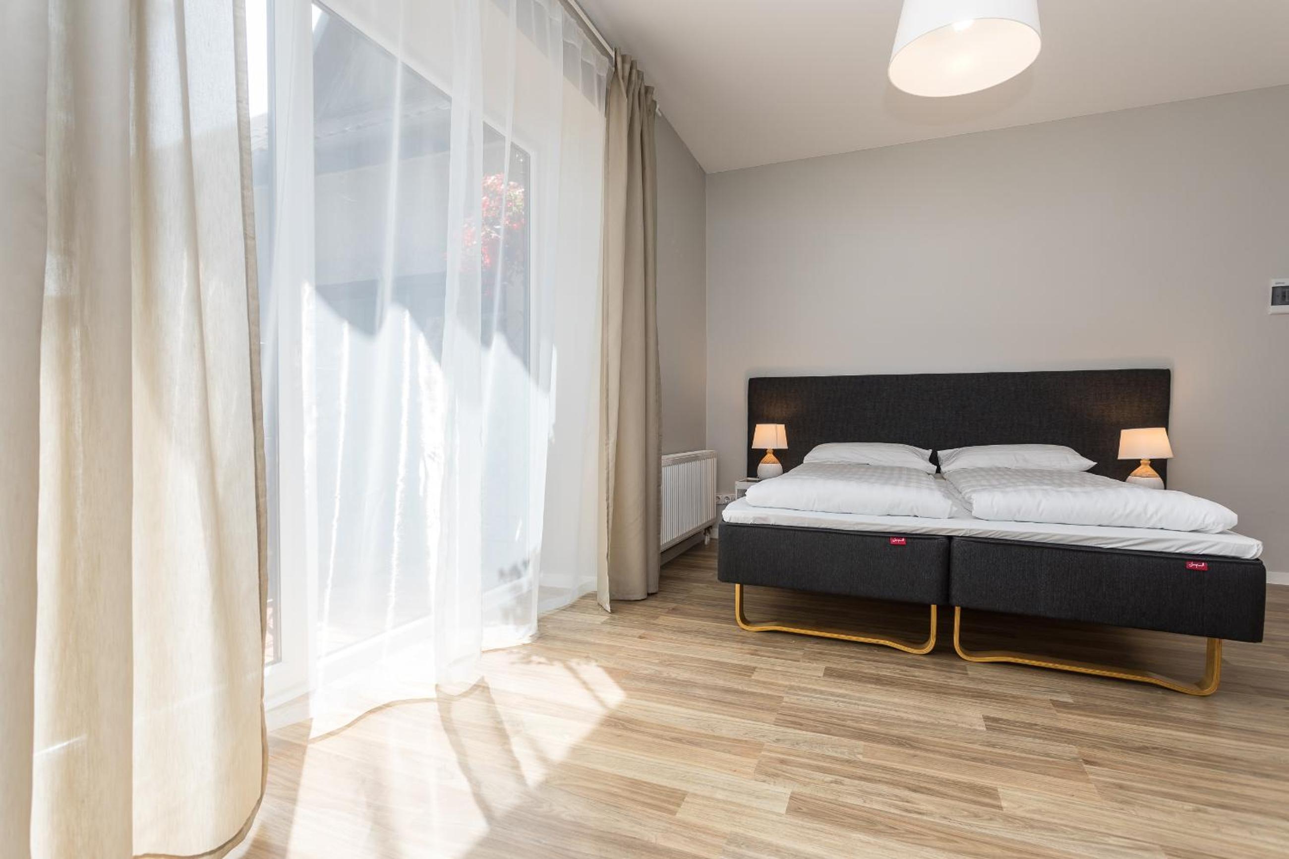 Studio Apartment with Balcony photo 2