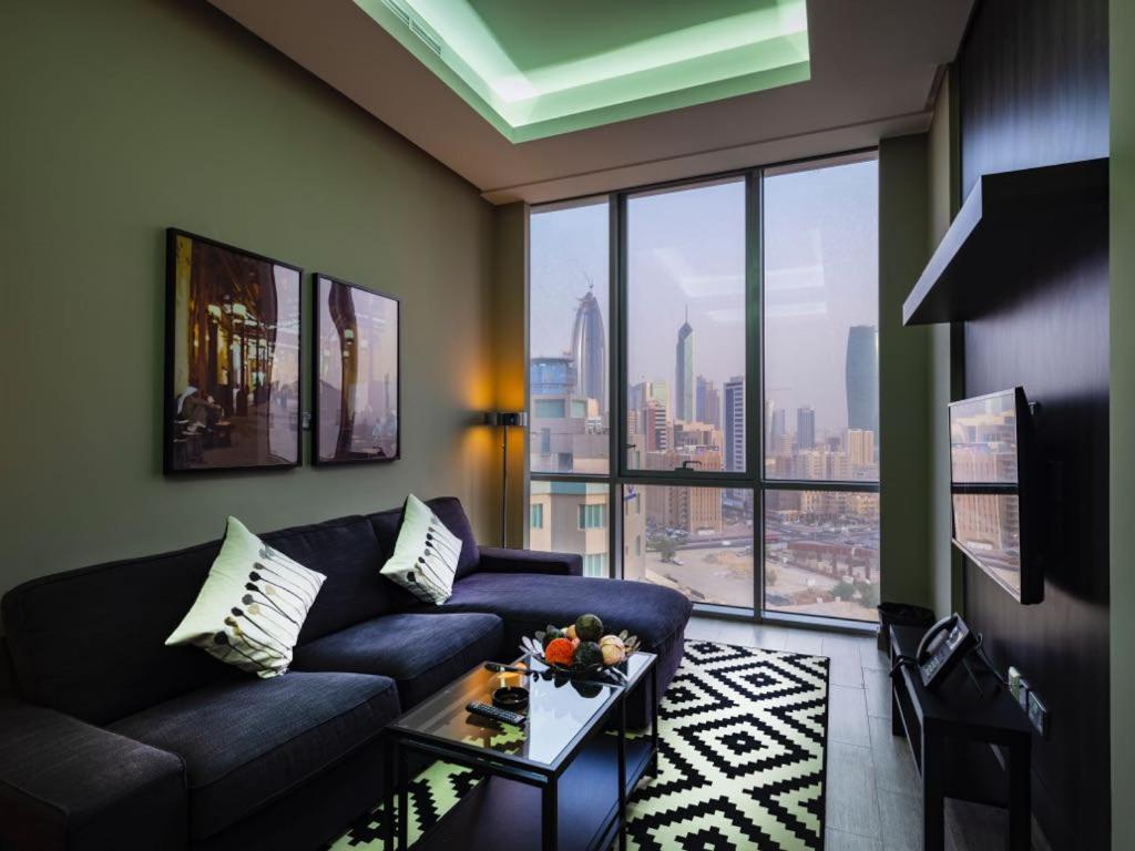 Executive Suite - Photo 1