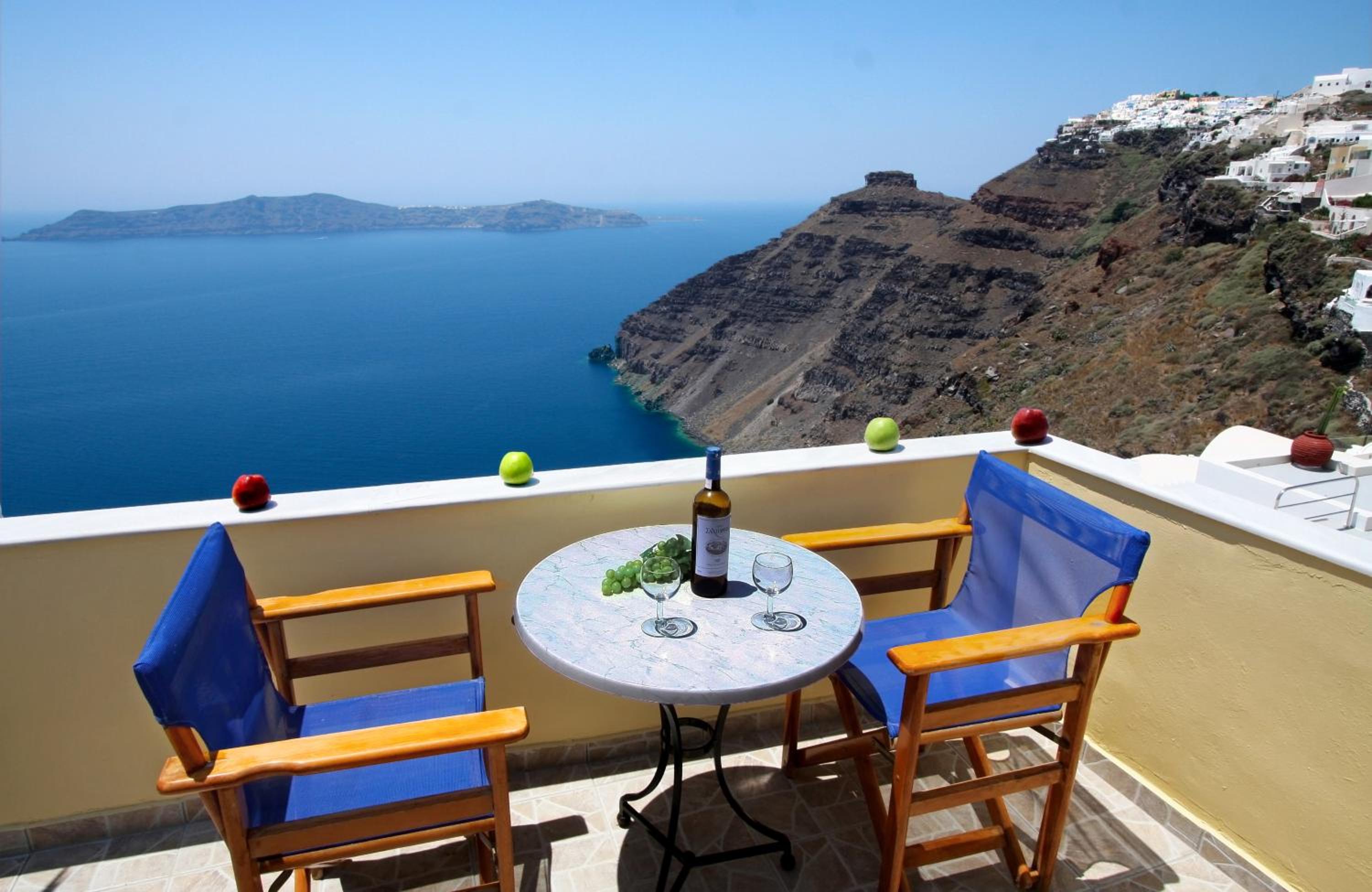 Premier Room with Caldera View - Photo 19
