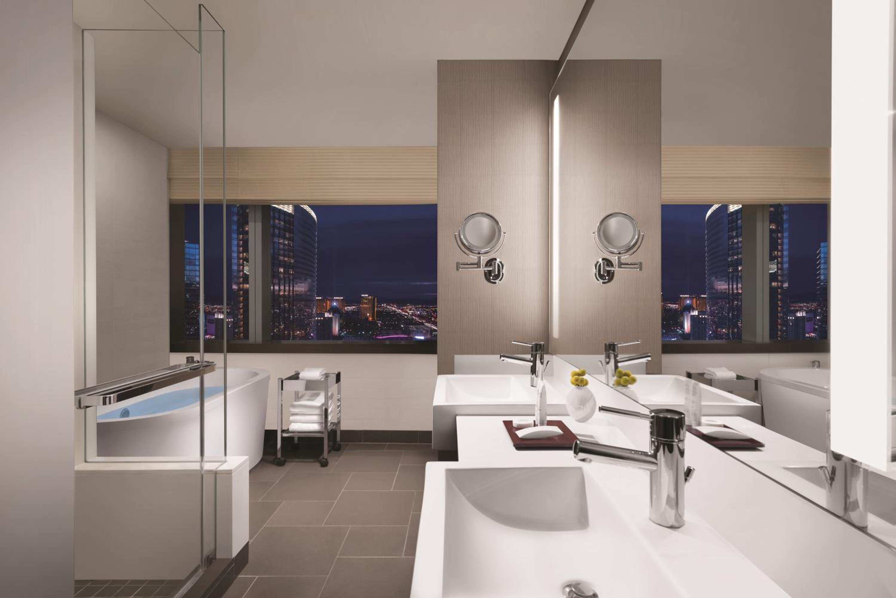 Executive Corner Suite - Photo 6