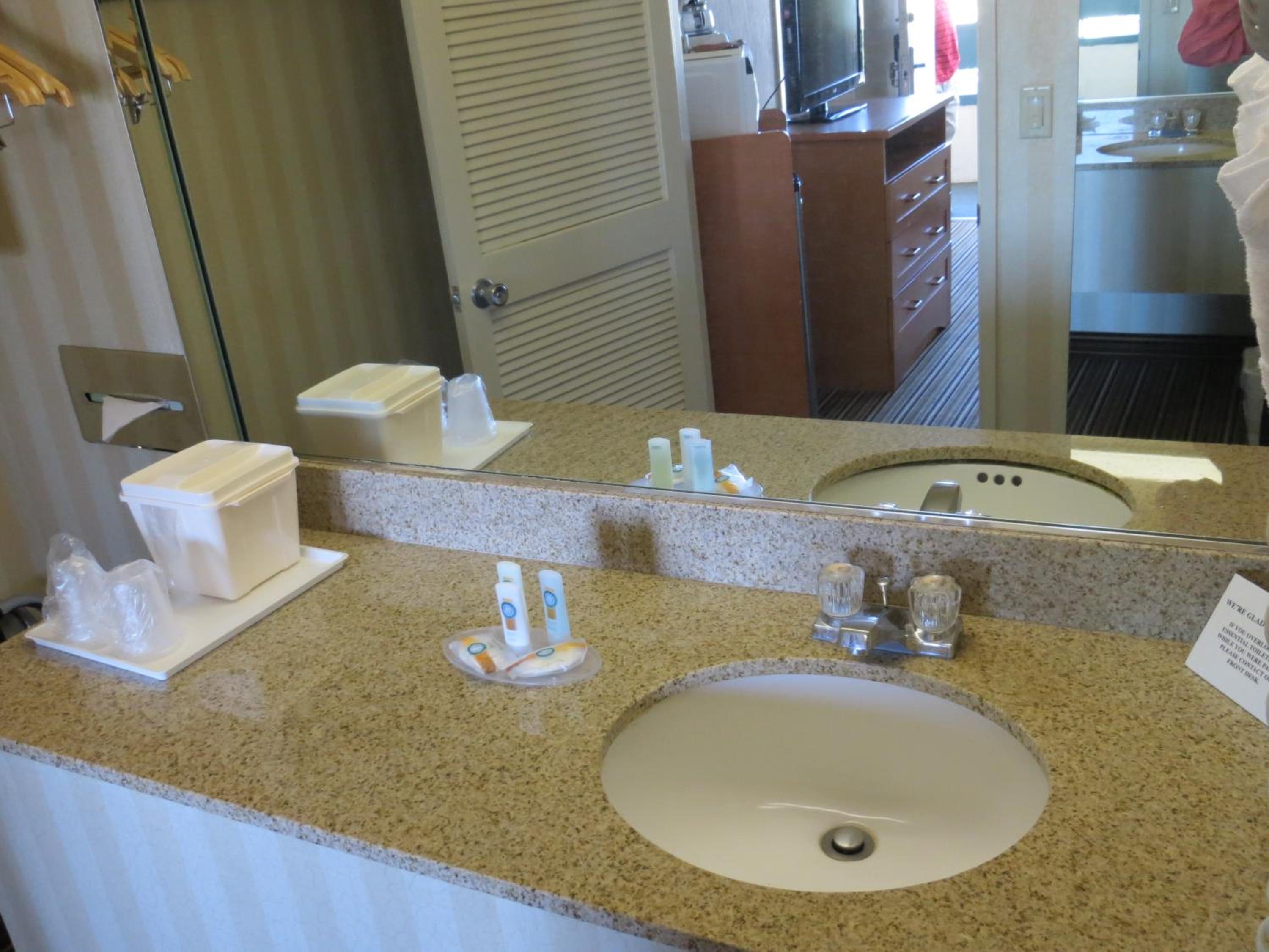 King Suite with One King and One Queen Bed - Non-Smoking - Photo 4