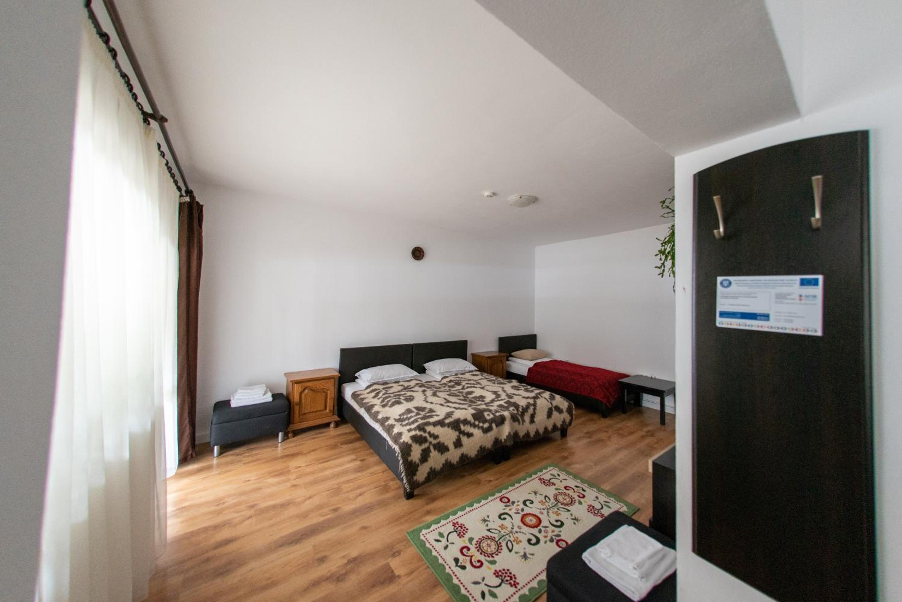 Triple Room with Terrace - Photo 9