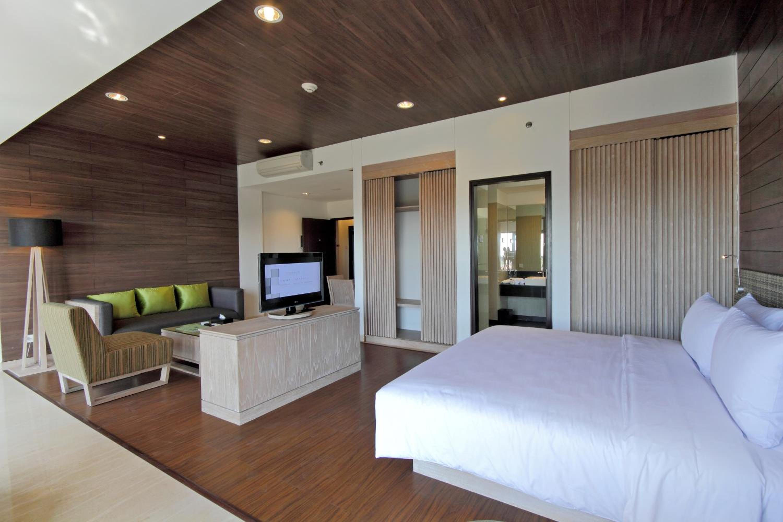 Santika King Suite  photo 2