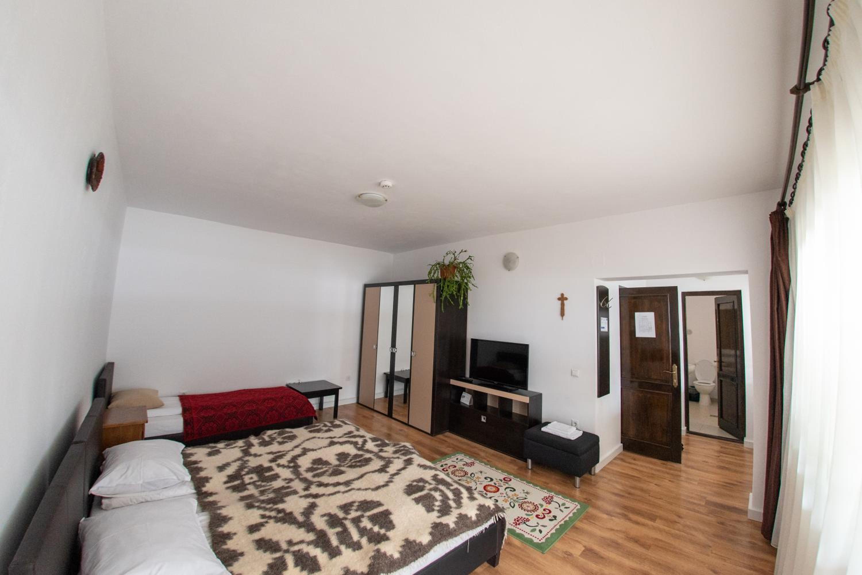 Triple Room with Terrace - Photo 11