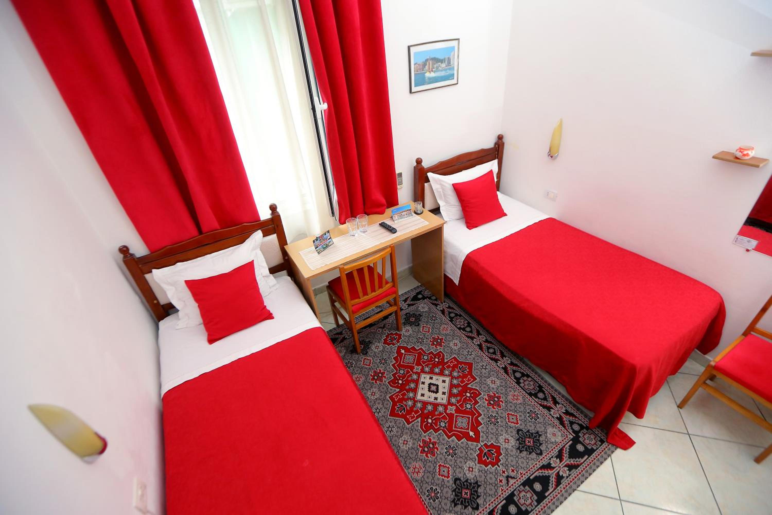 Standard Twin Room photo 3