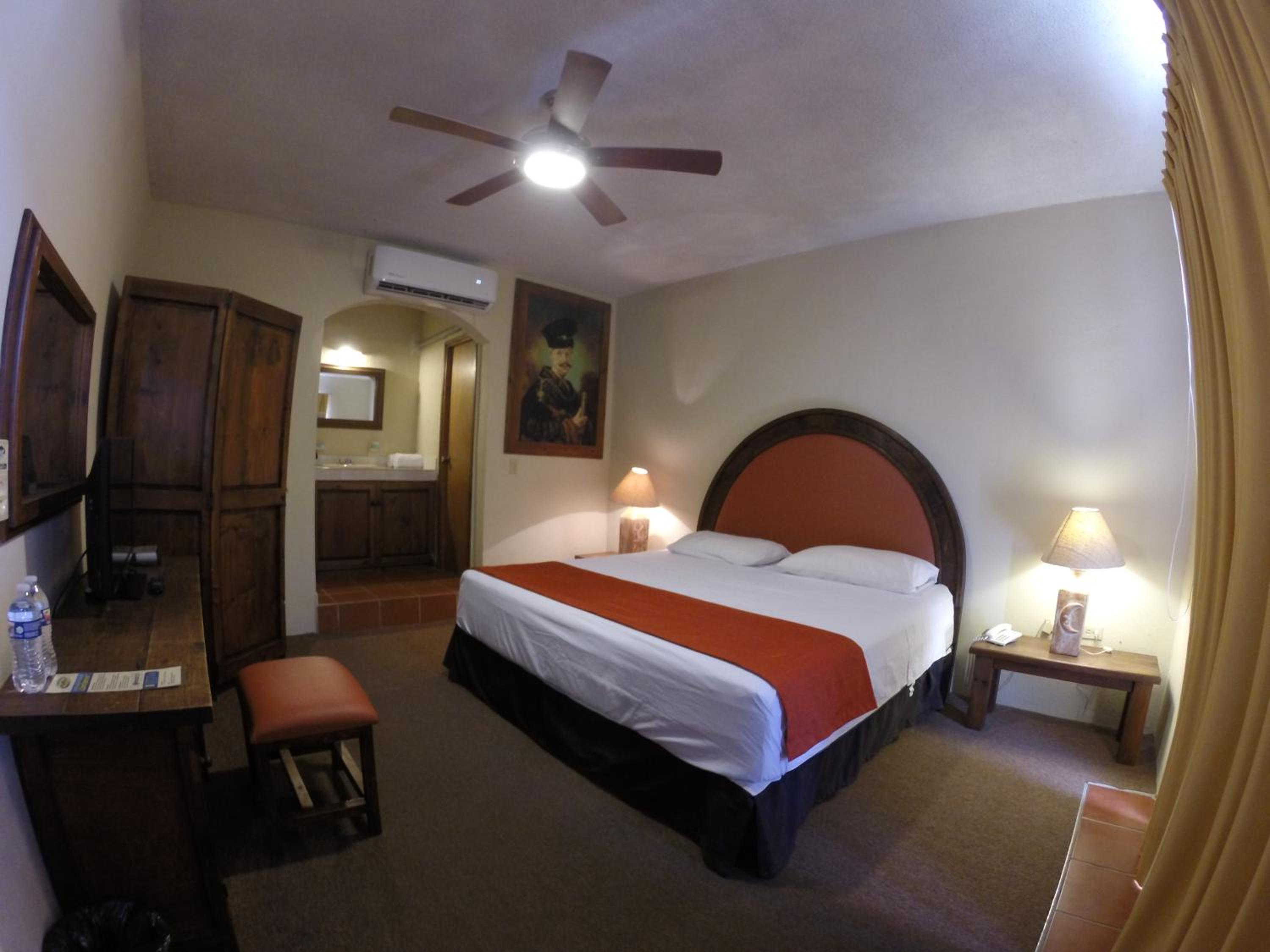 King Room with Balcony photo 1