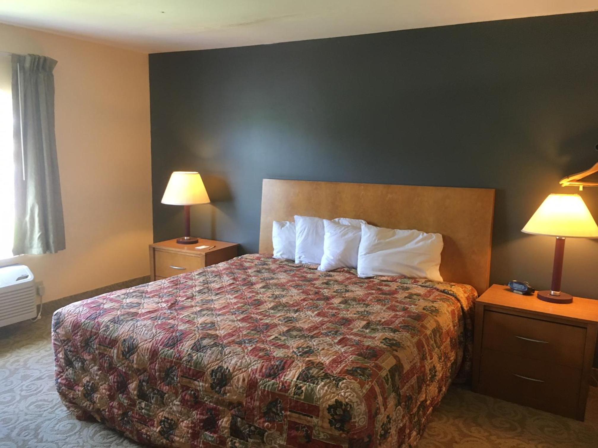 Deluxe King Room photo 3