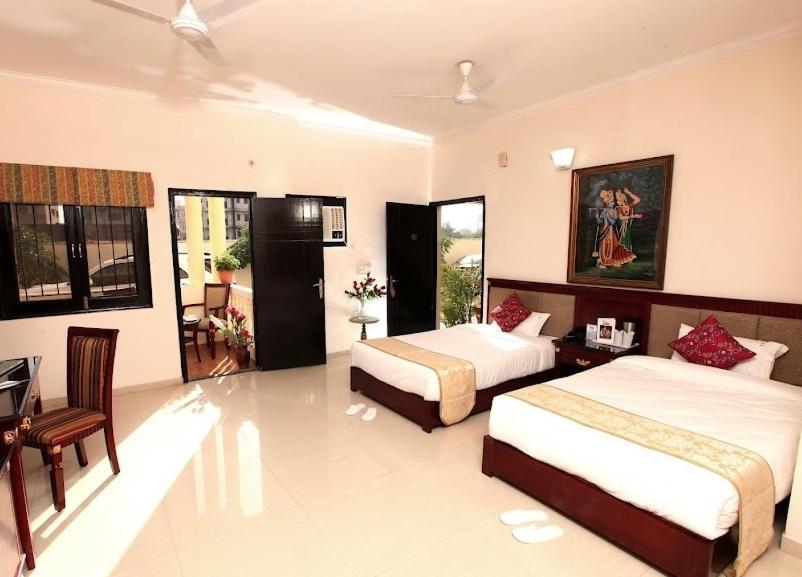 Family Room - Photo 1