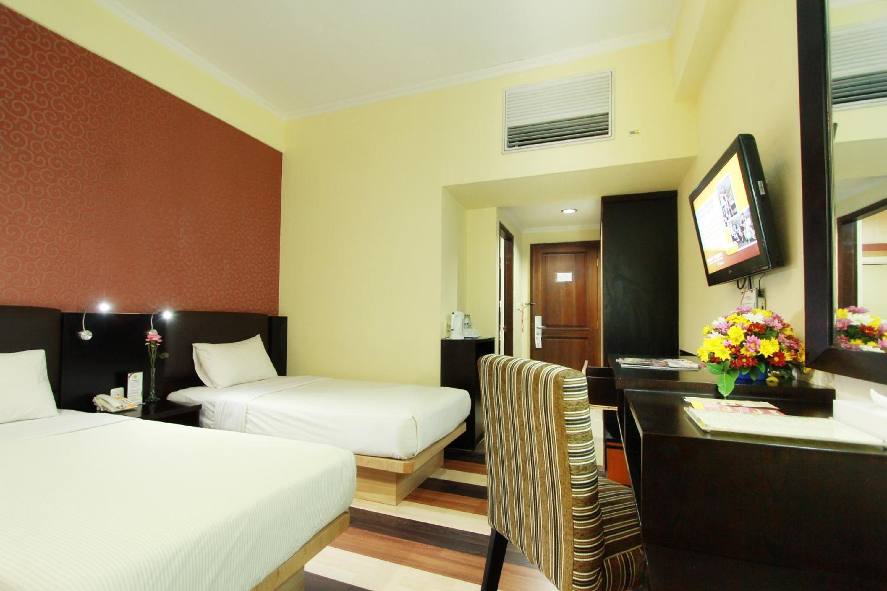 Deluxe Double or Twin Room - Photo 5