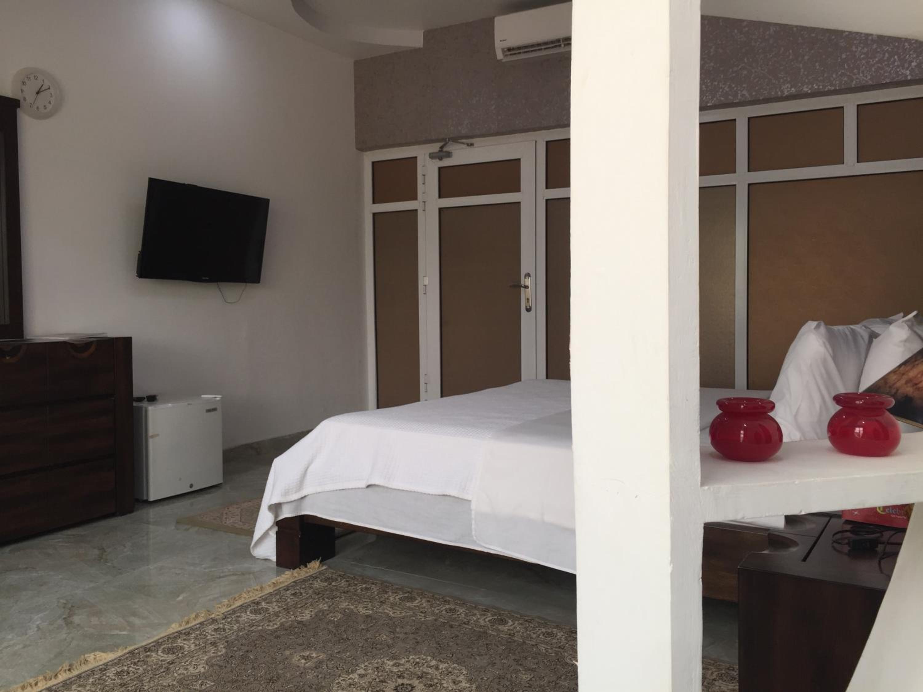 Junior Suite (2 Adults) - Photo 23