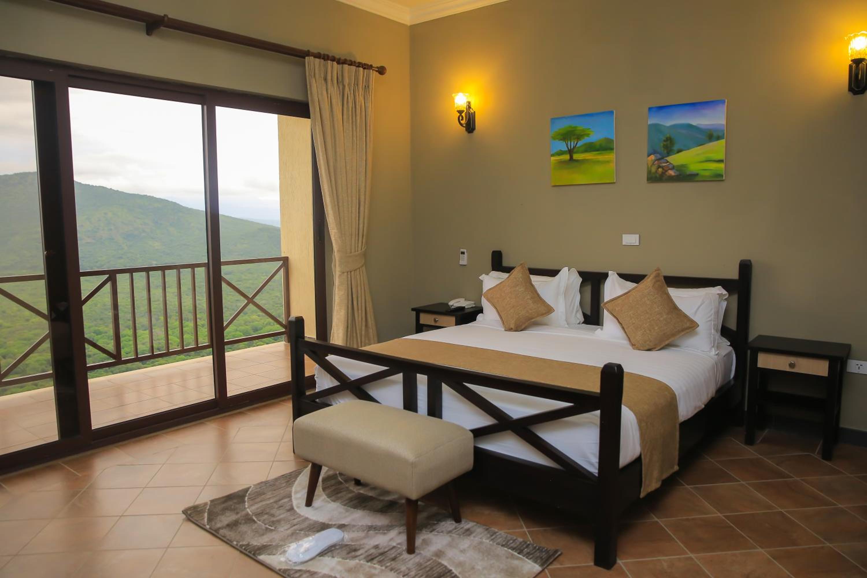 Family Room with Garden View - Photo 4