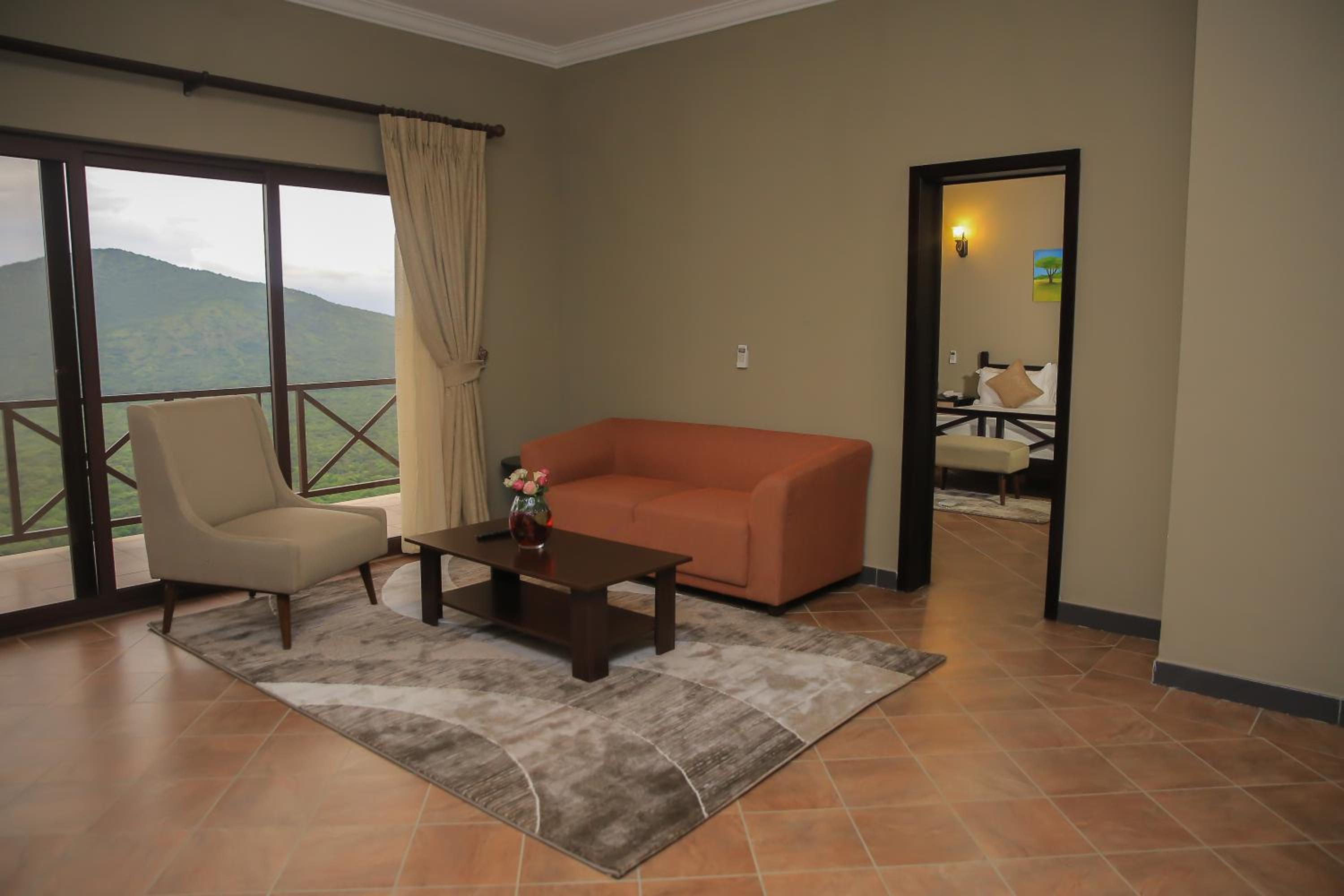 Suite - Photo 6