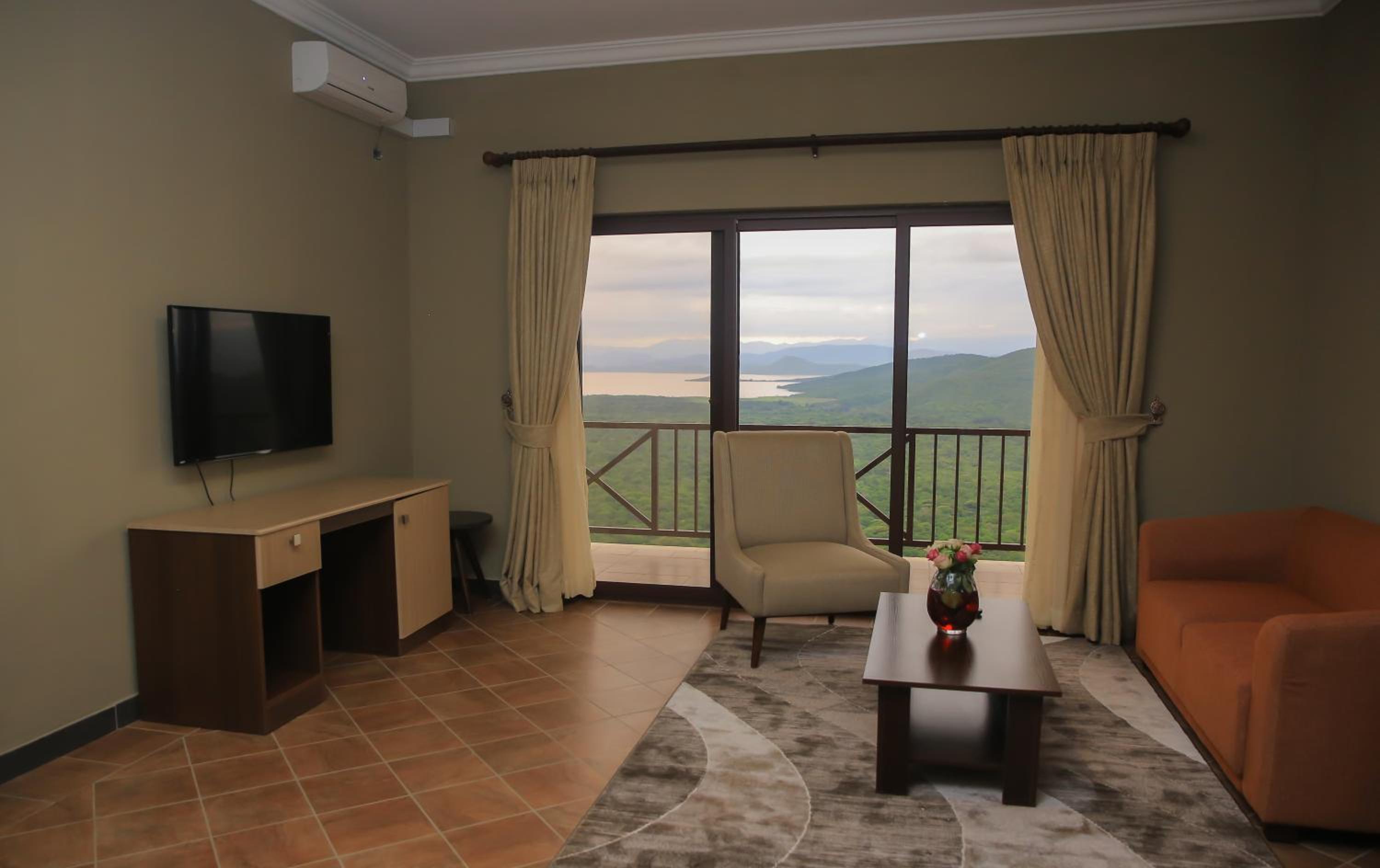 Suite - Photo 4