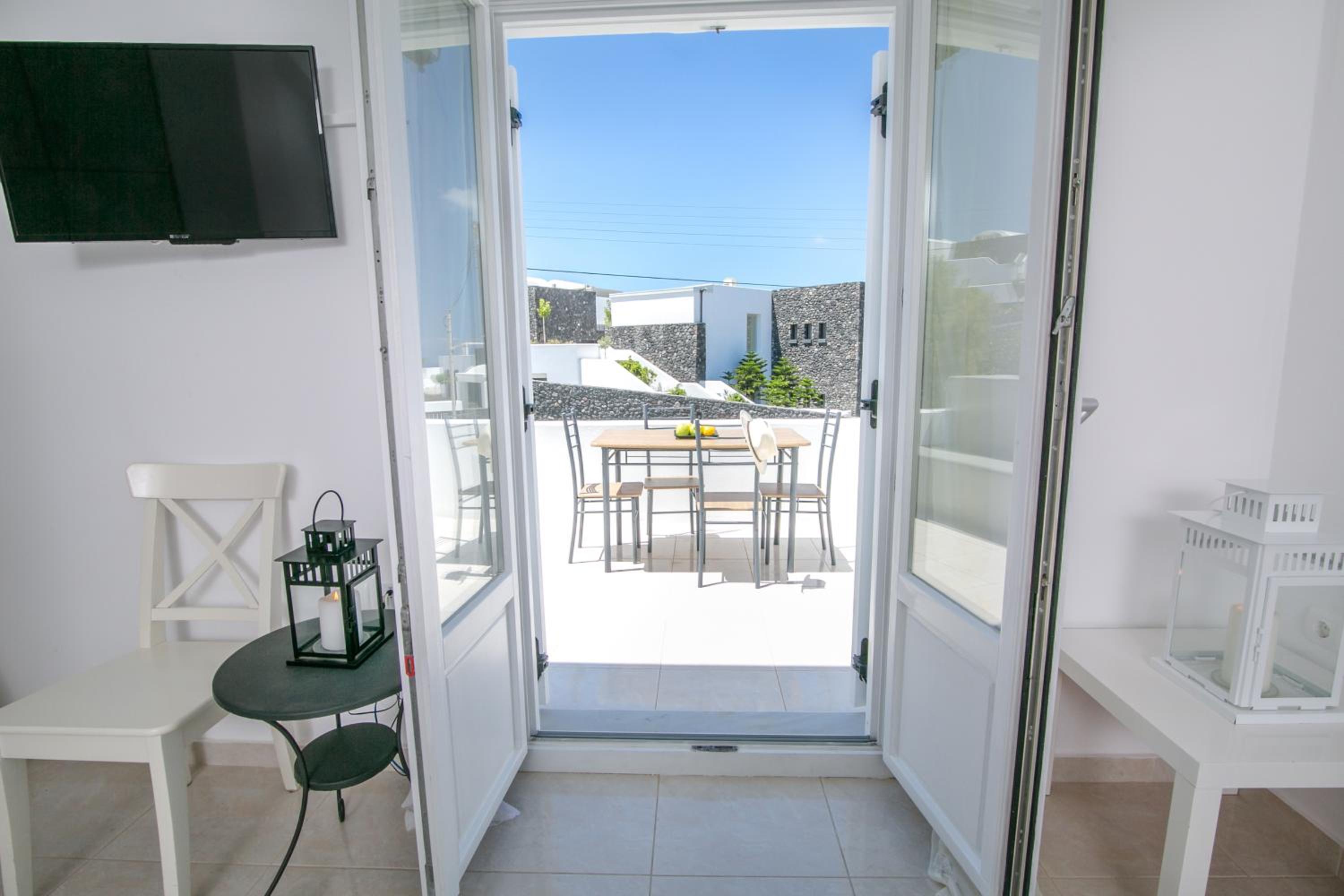 Grand Suite Hot Tub Sea View "Ammoudi"  photo 2