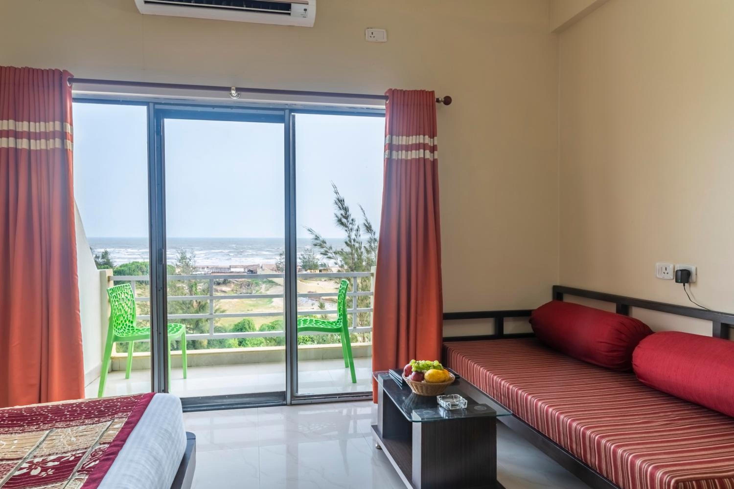 Standard Double or Twin Room with Balcony - Photo 5