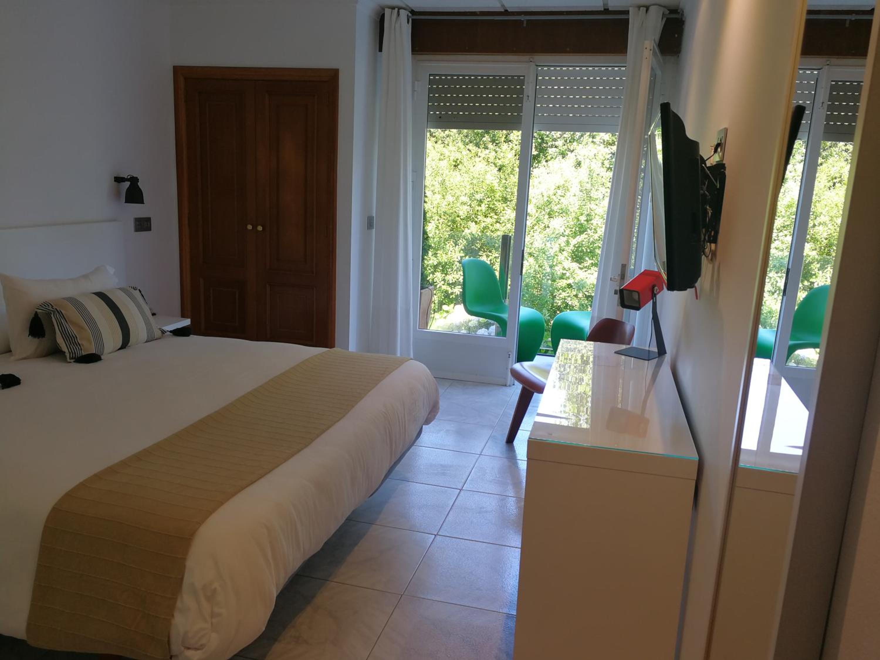 Standard Double Room - Photo 3