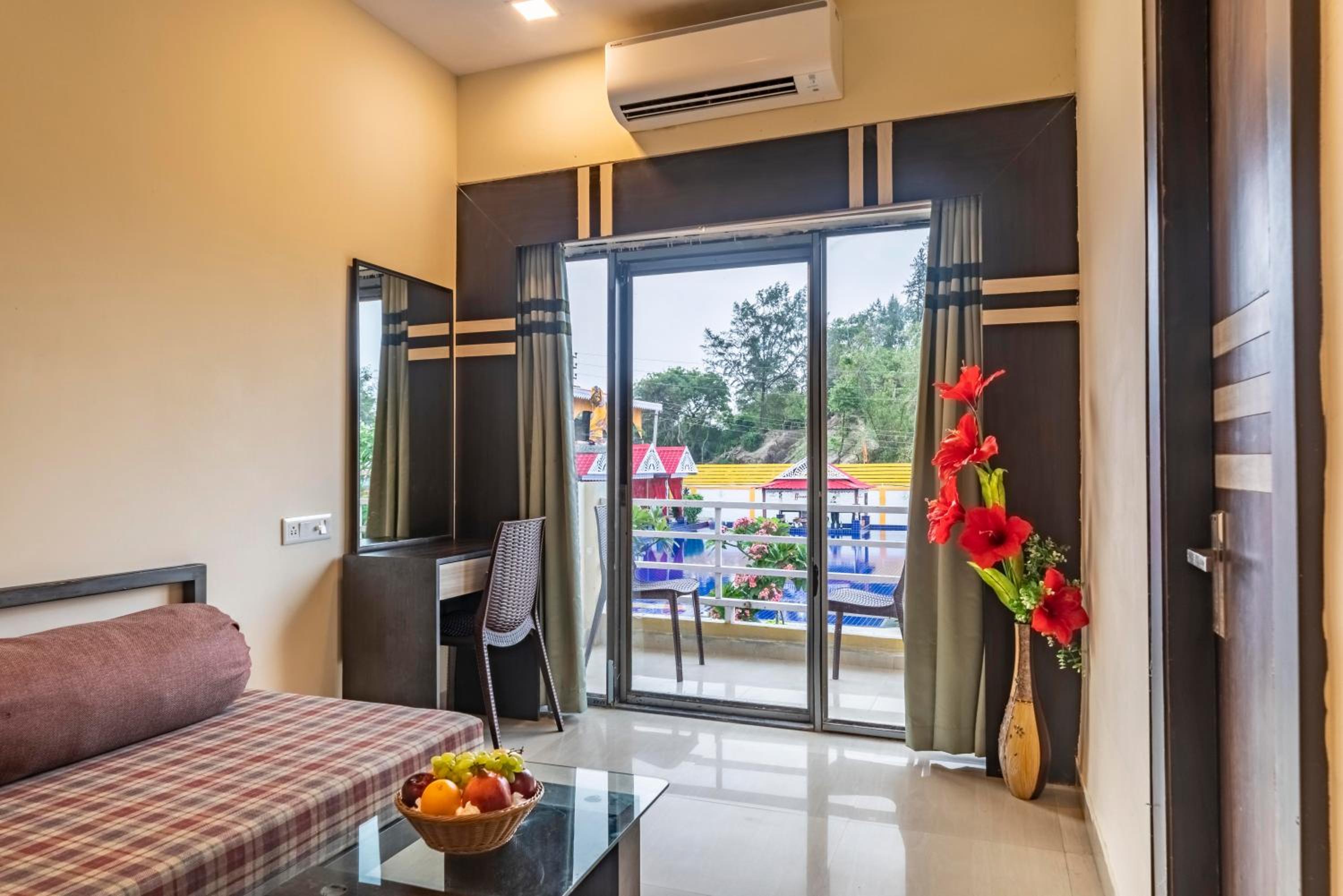 Standard Double or Twin Room with Balcony - Photo 2