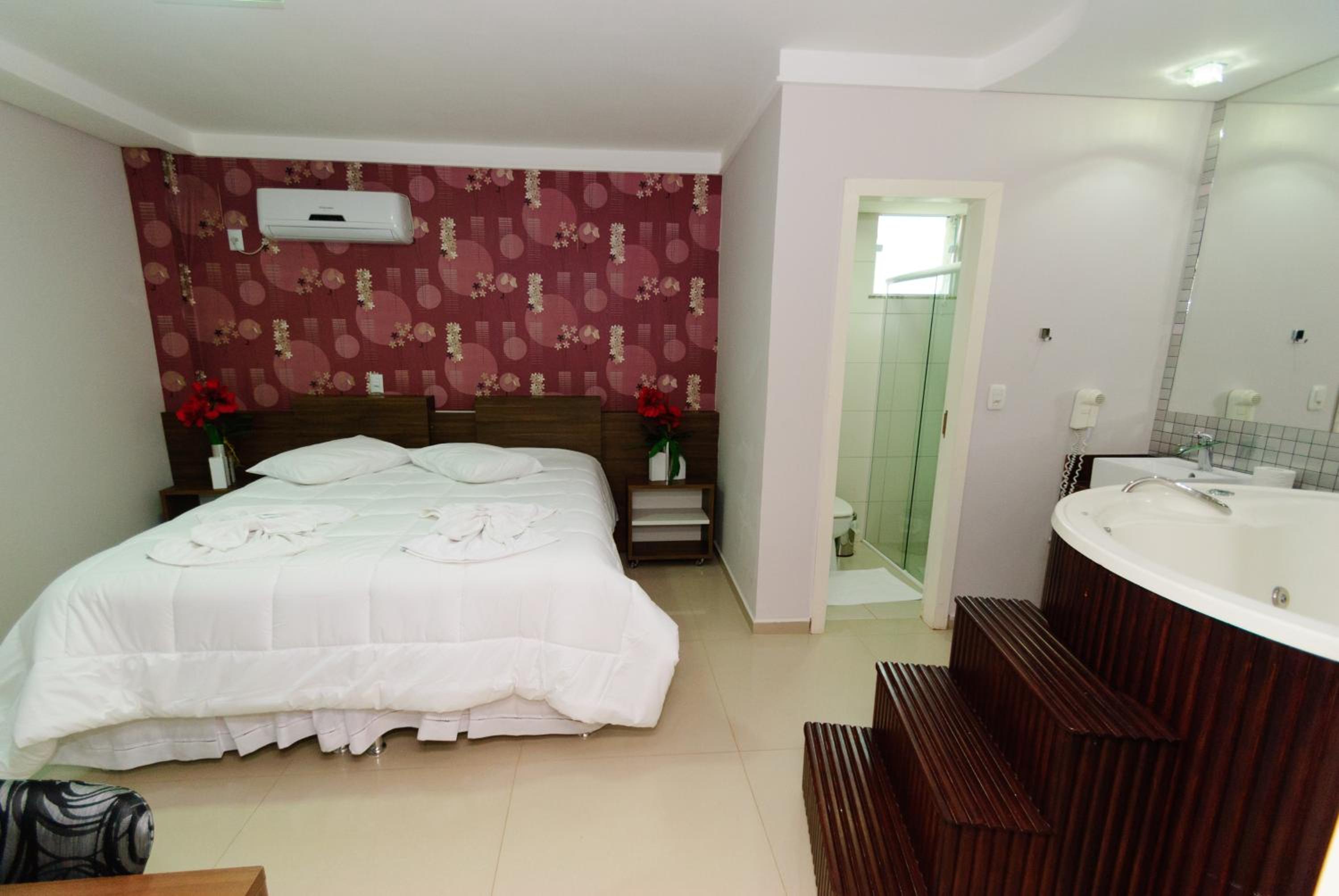 Queen Room with Spa Bath photo 3