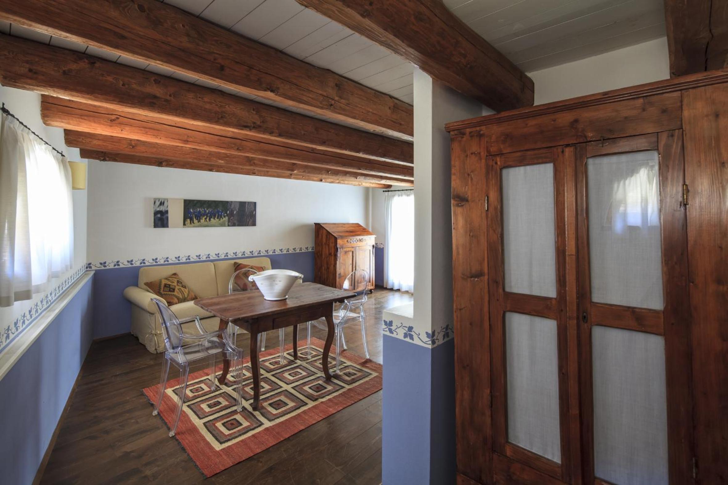 Suite - Photo 2