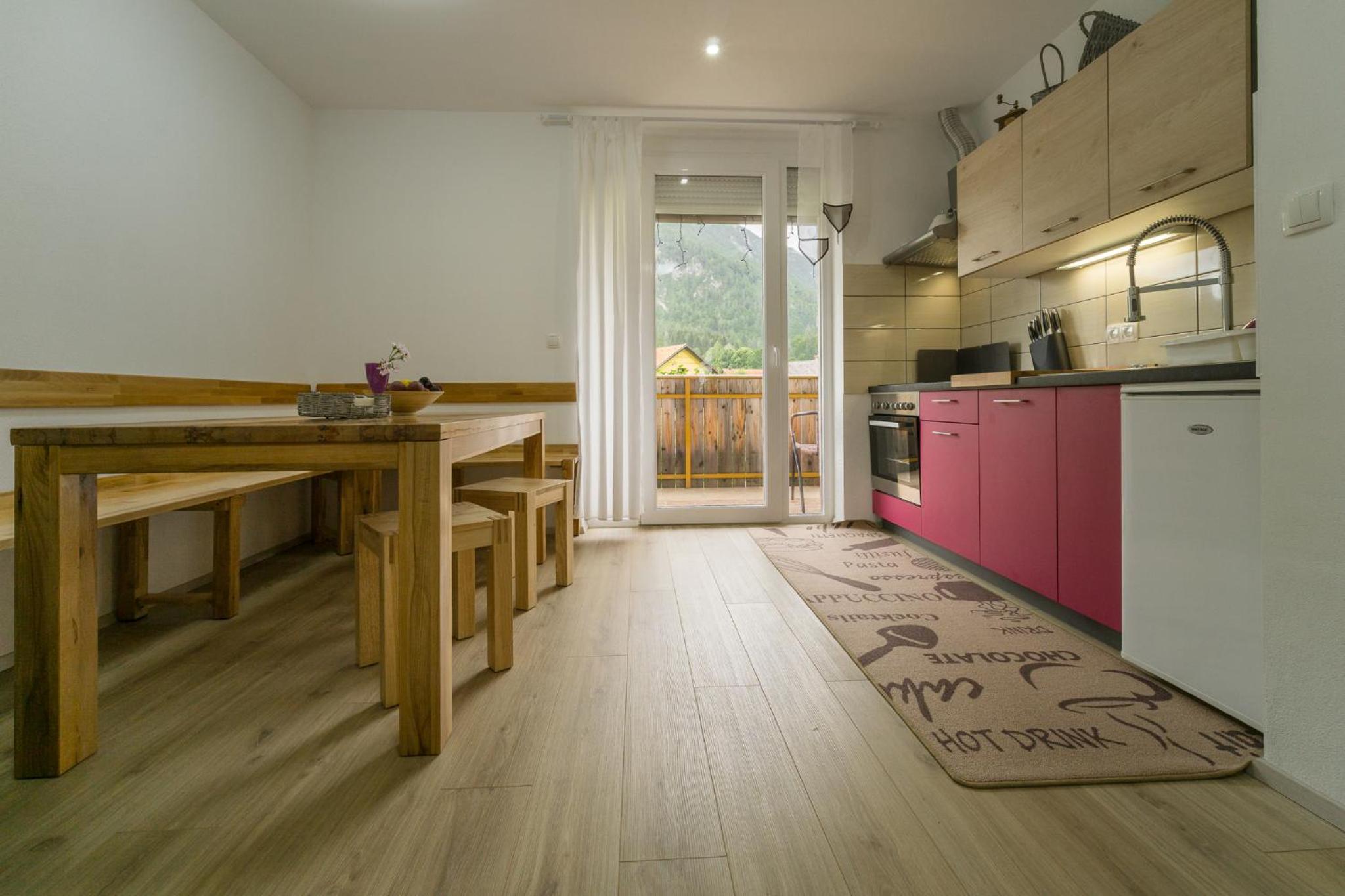Apartment with Mountain View - Photo 6