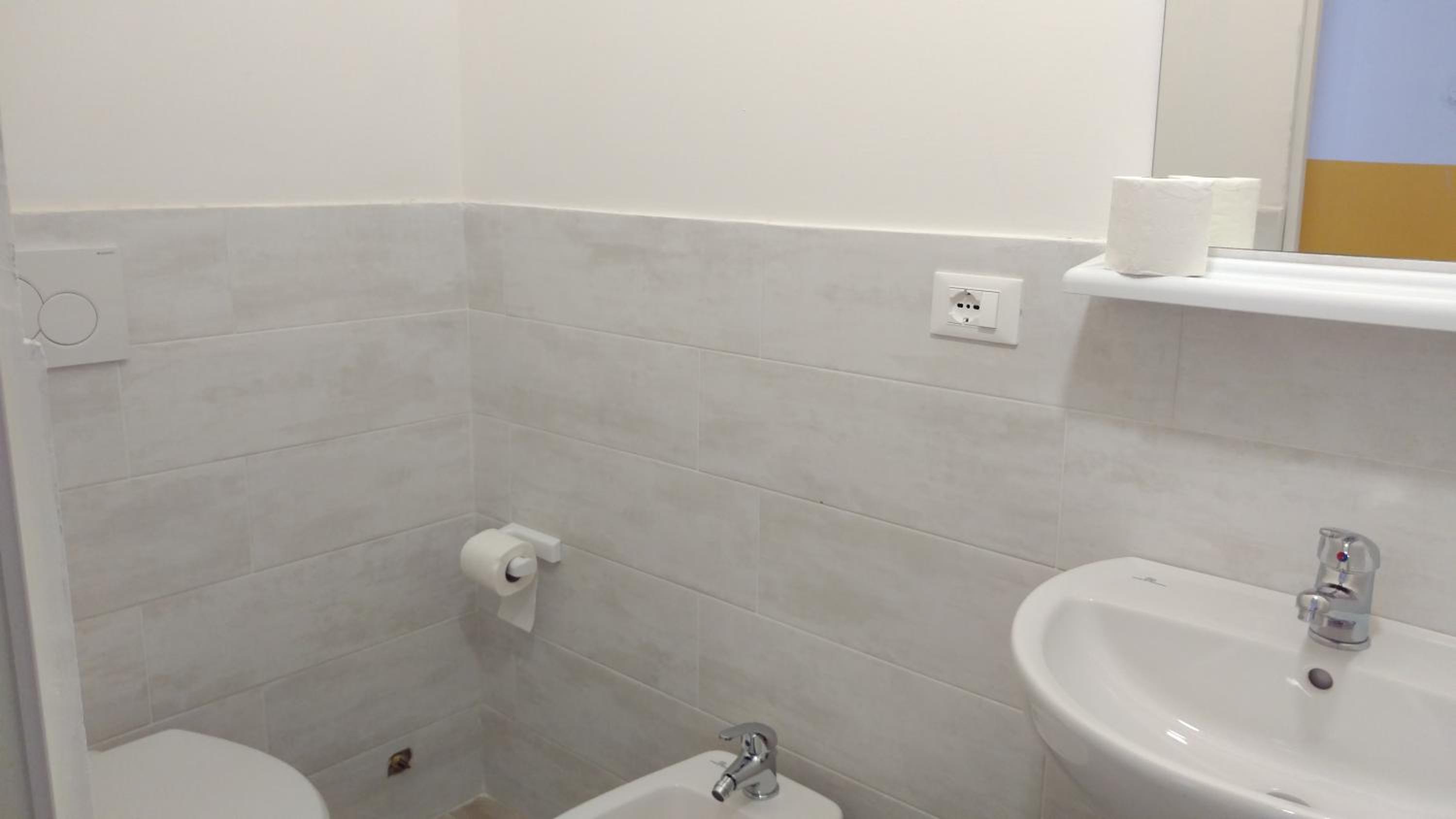 Double Room - Photo 5