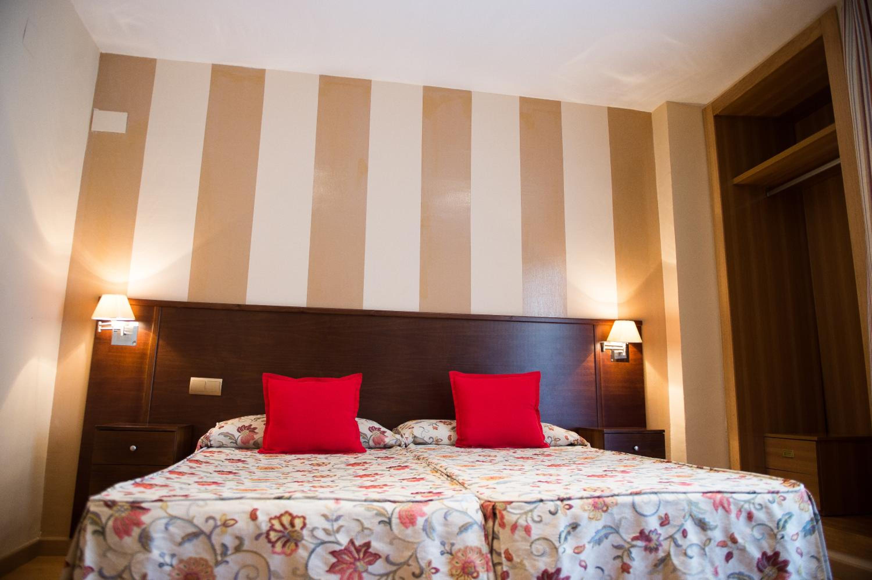 Standard Double Room - Photo 4