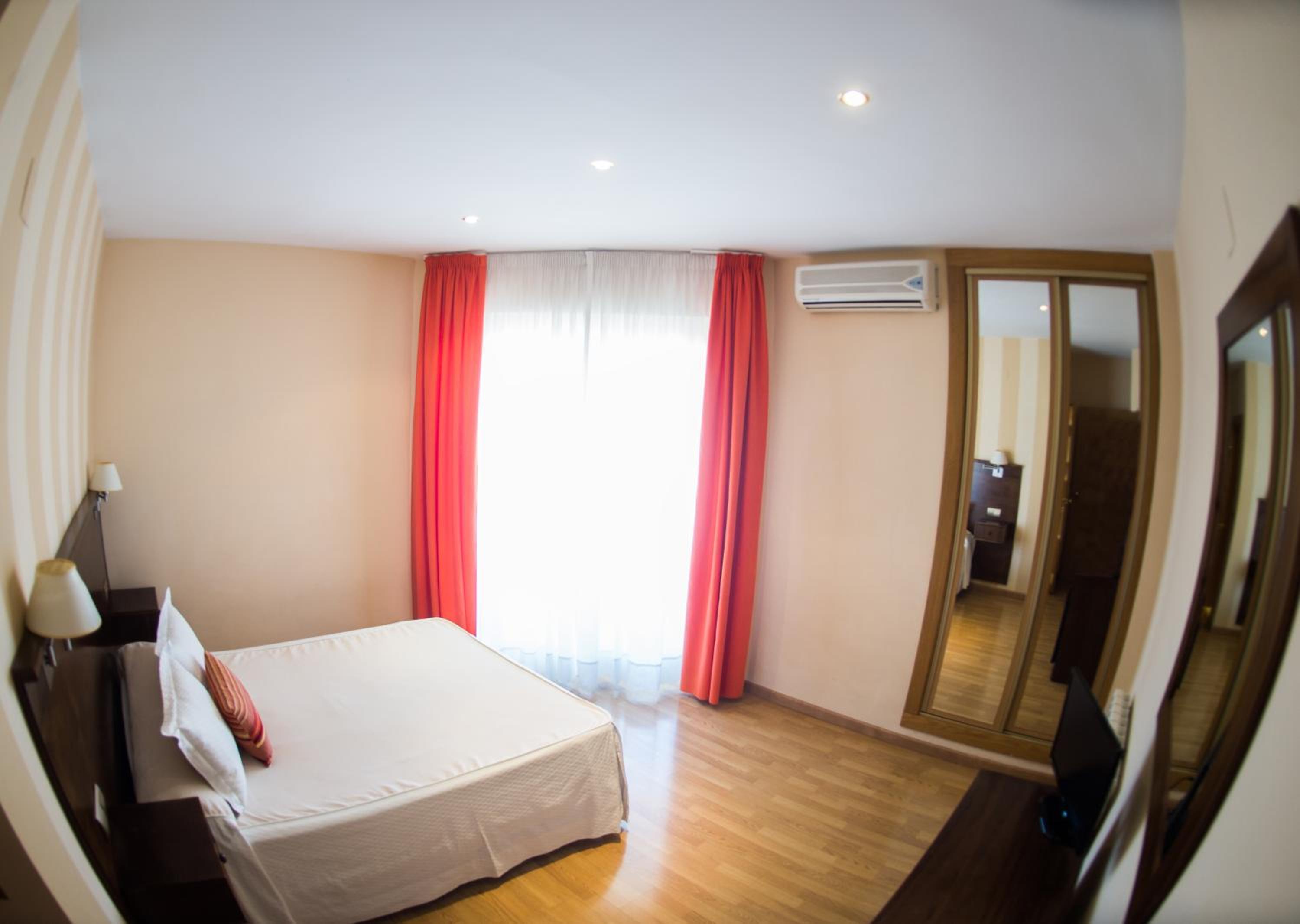Superior Double Room - Photo 3