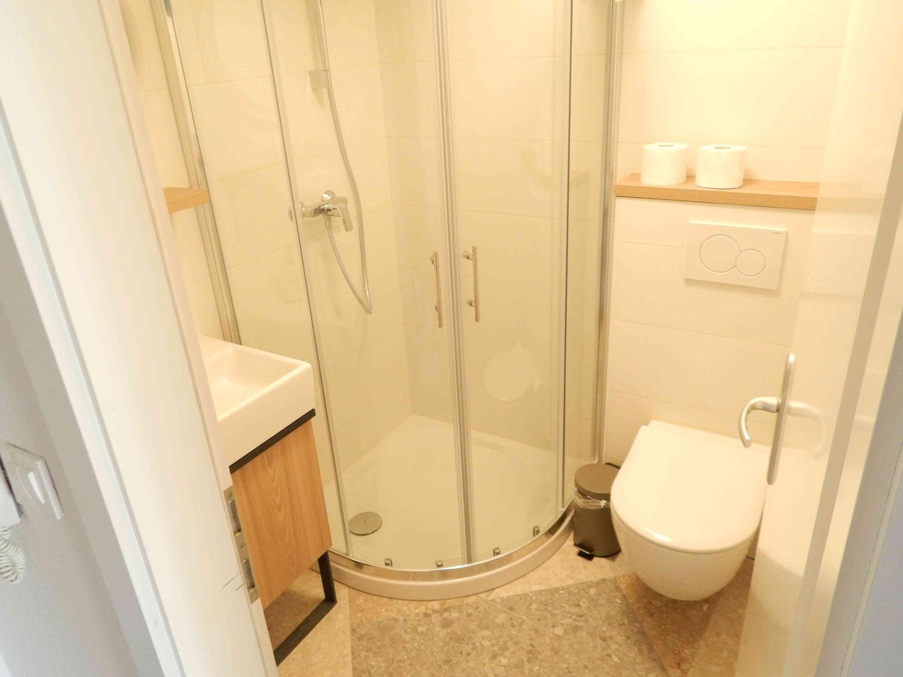 Twin Room - Photo 5