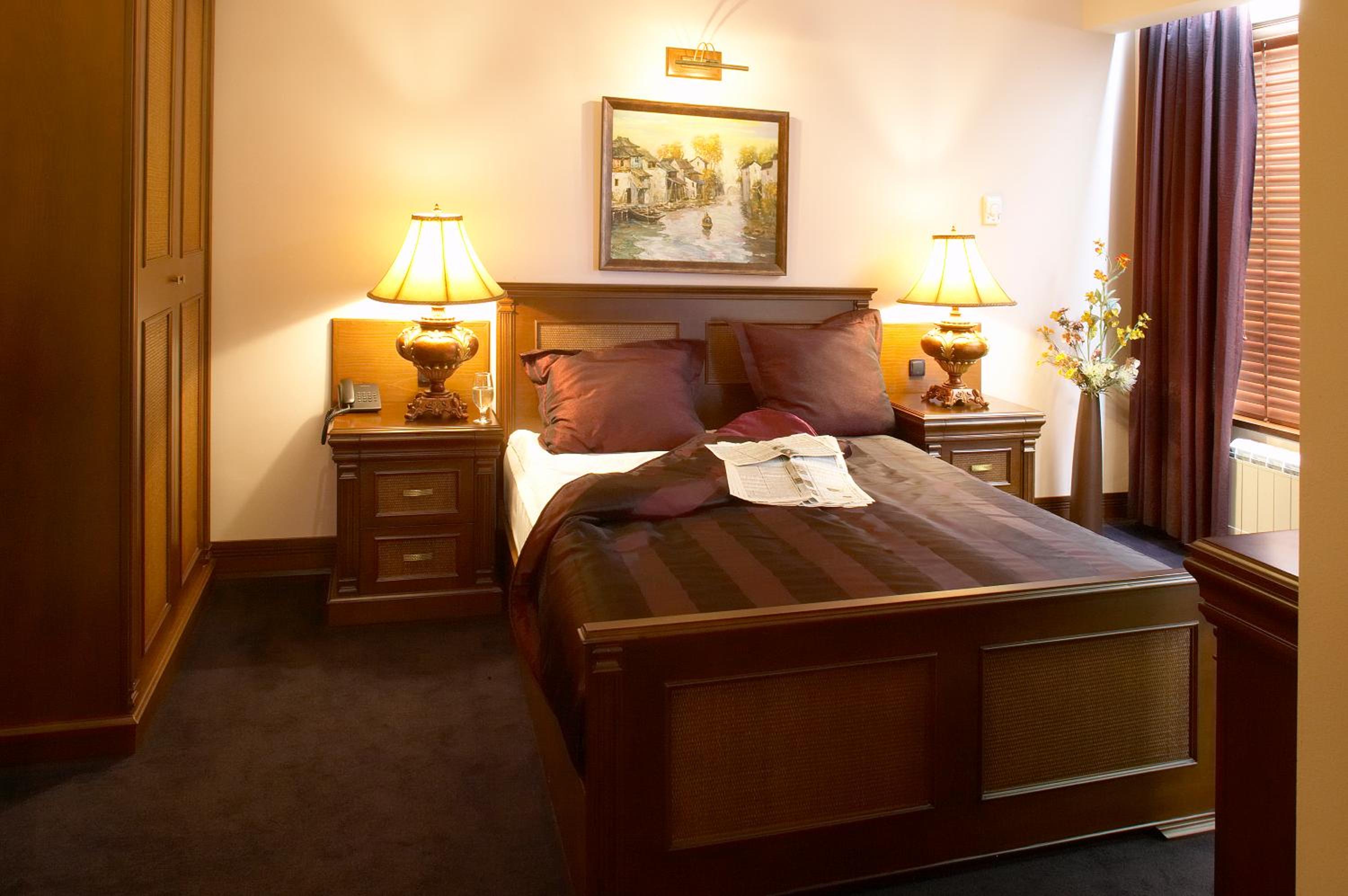 Executive Two-Bedroom Apartment - Photo 6