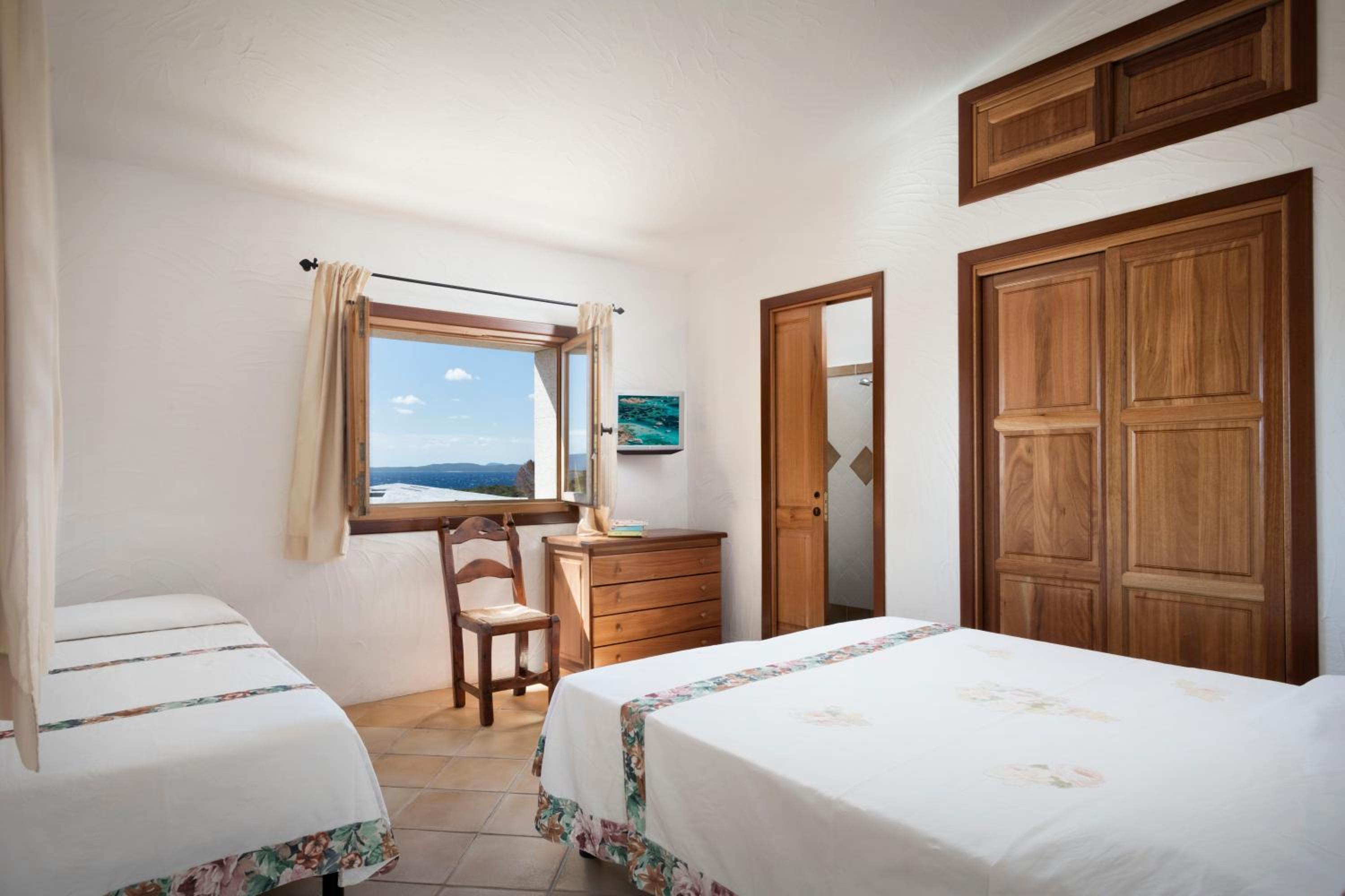 Two-Bedroom Apartment with Sea View photo 3