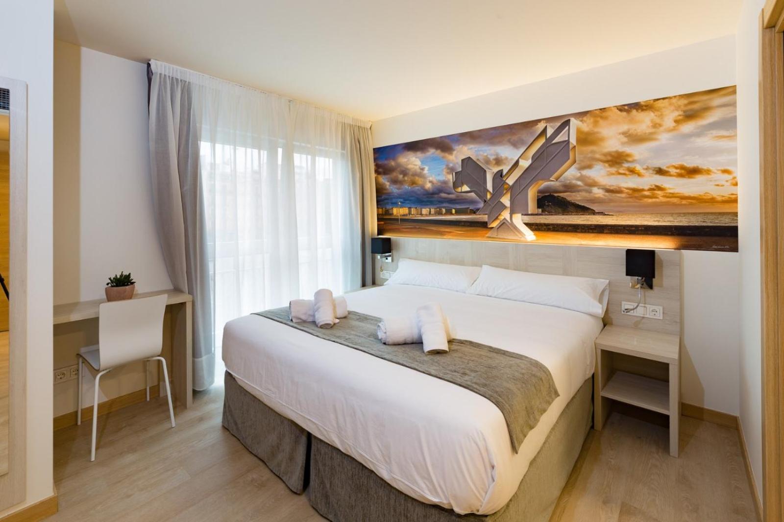 Superior Double or Twin Room with City View photo 3