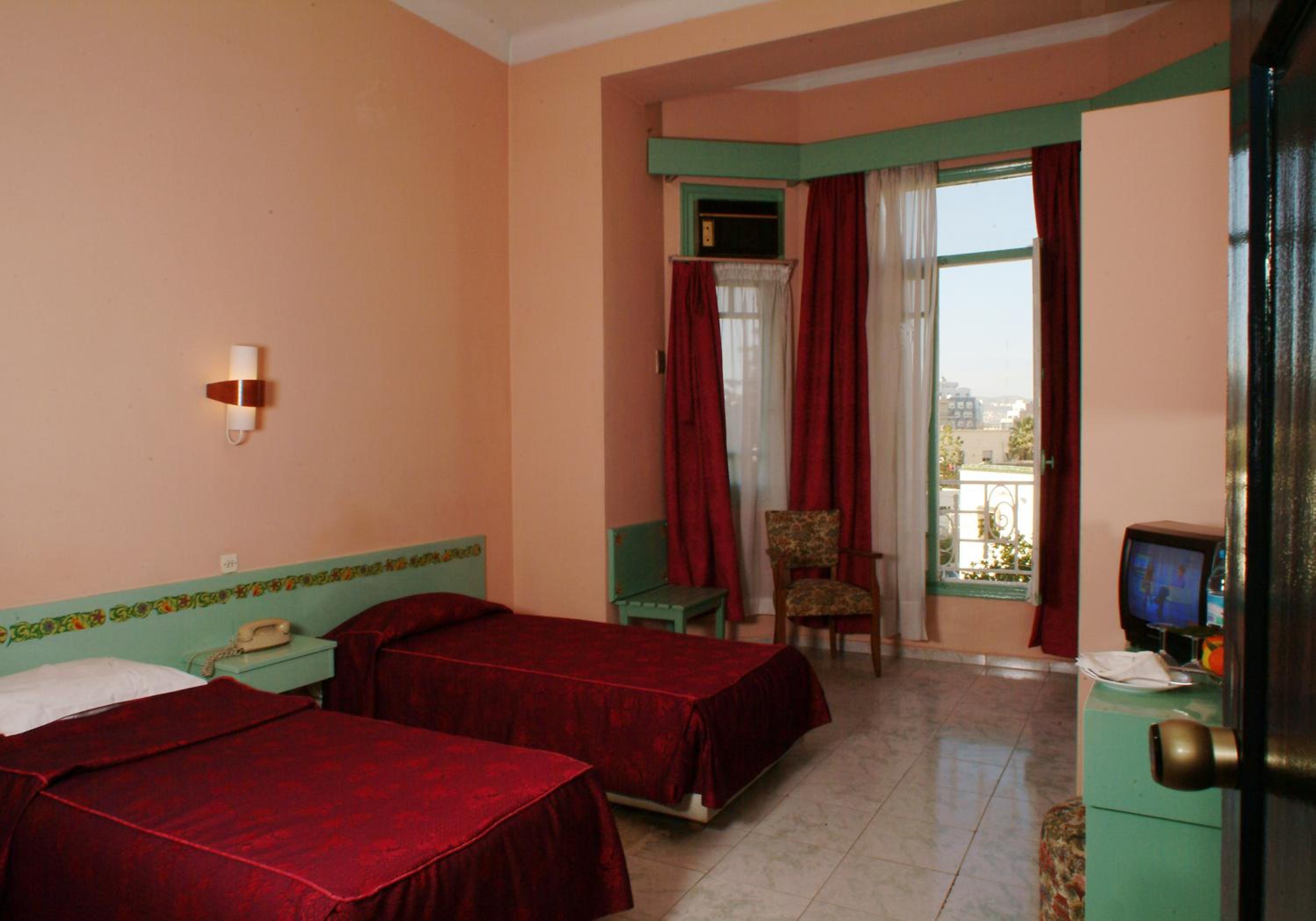 Standard Twin Room photo 2