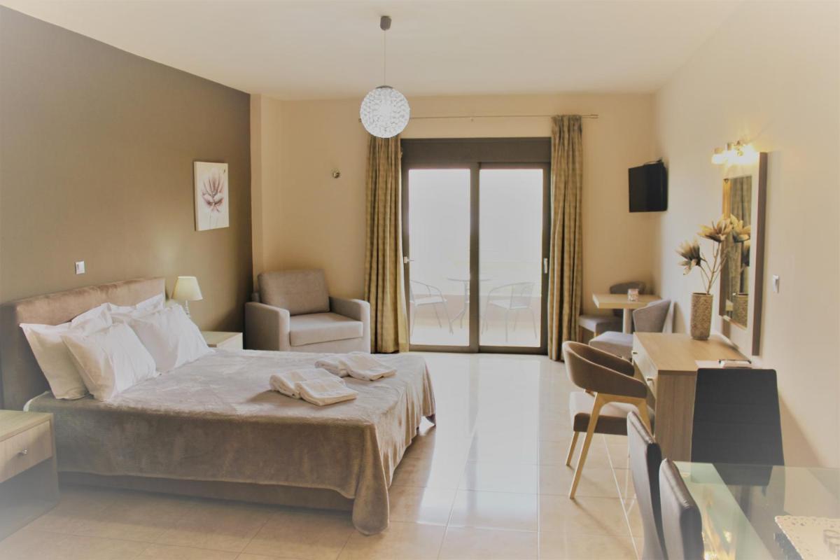 Double Room with Balcony and Sea View photo 2