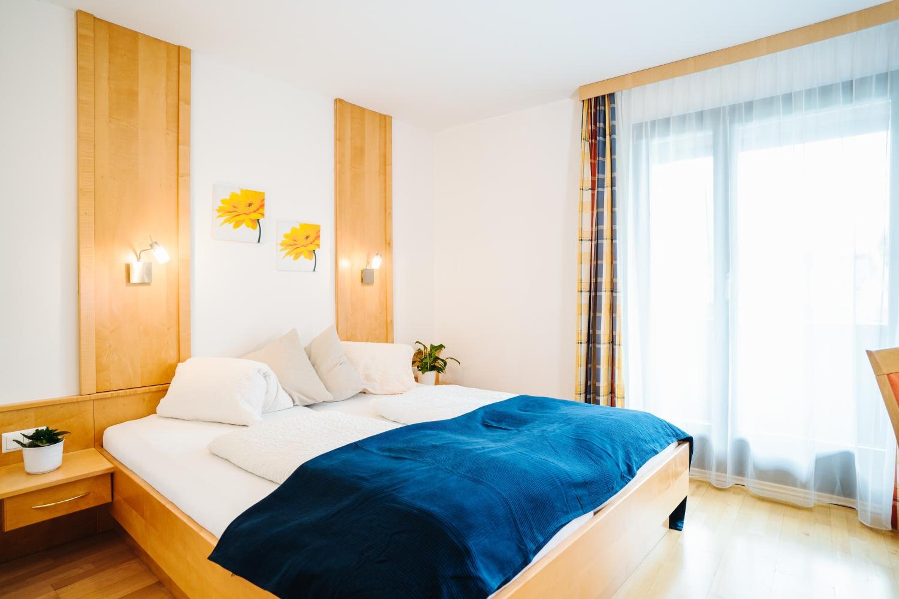 Two-Bedroom Apartment with Lake View