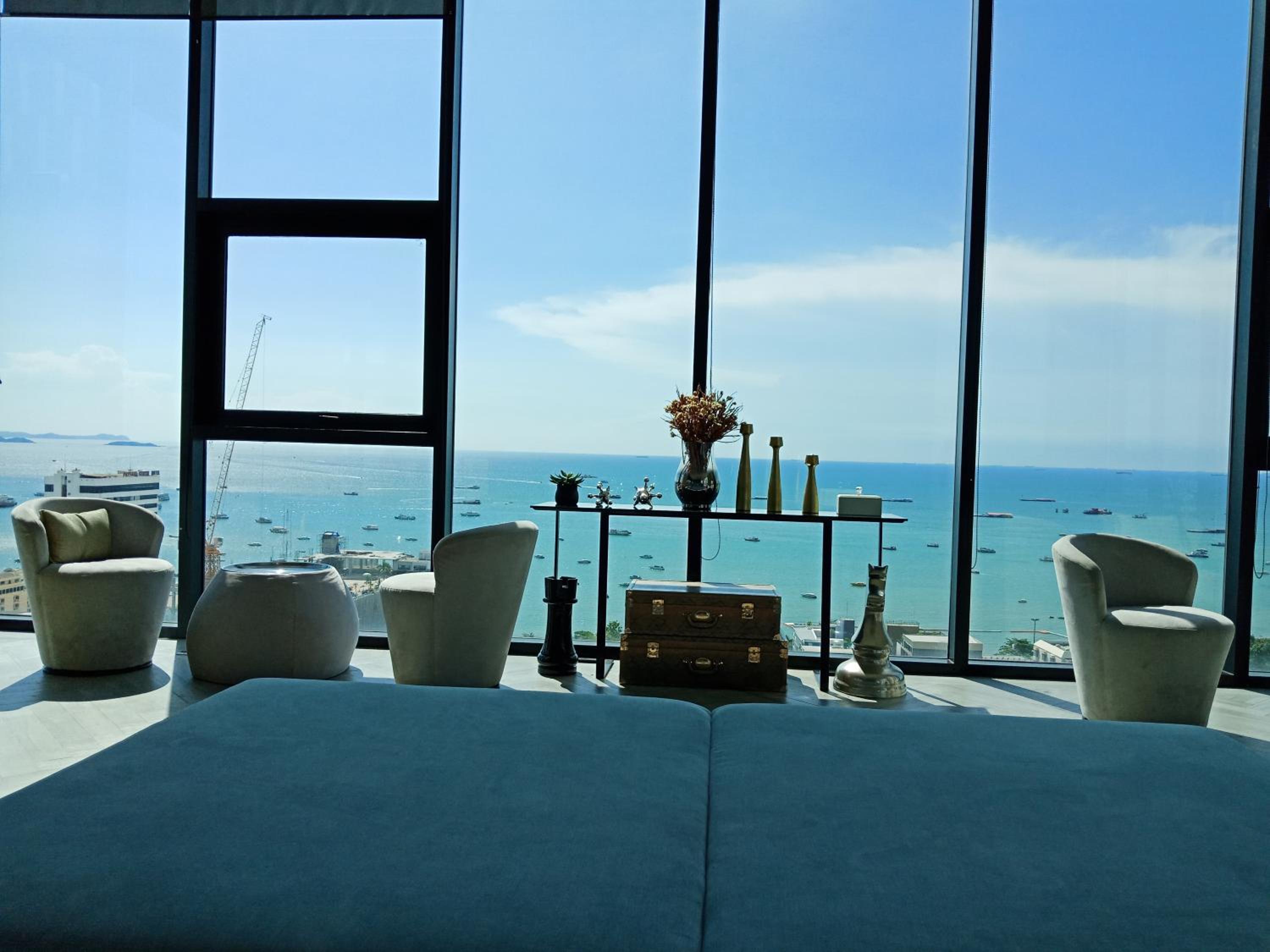 One-Bedroom Apartment with Balcony - Photo 48