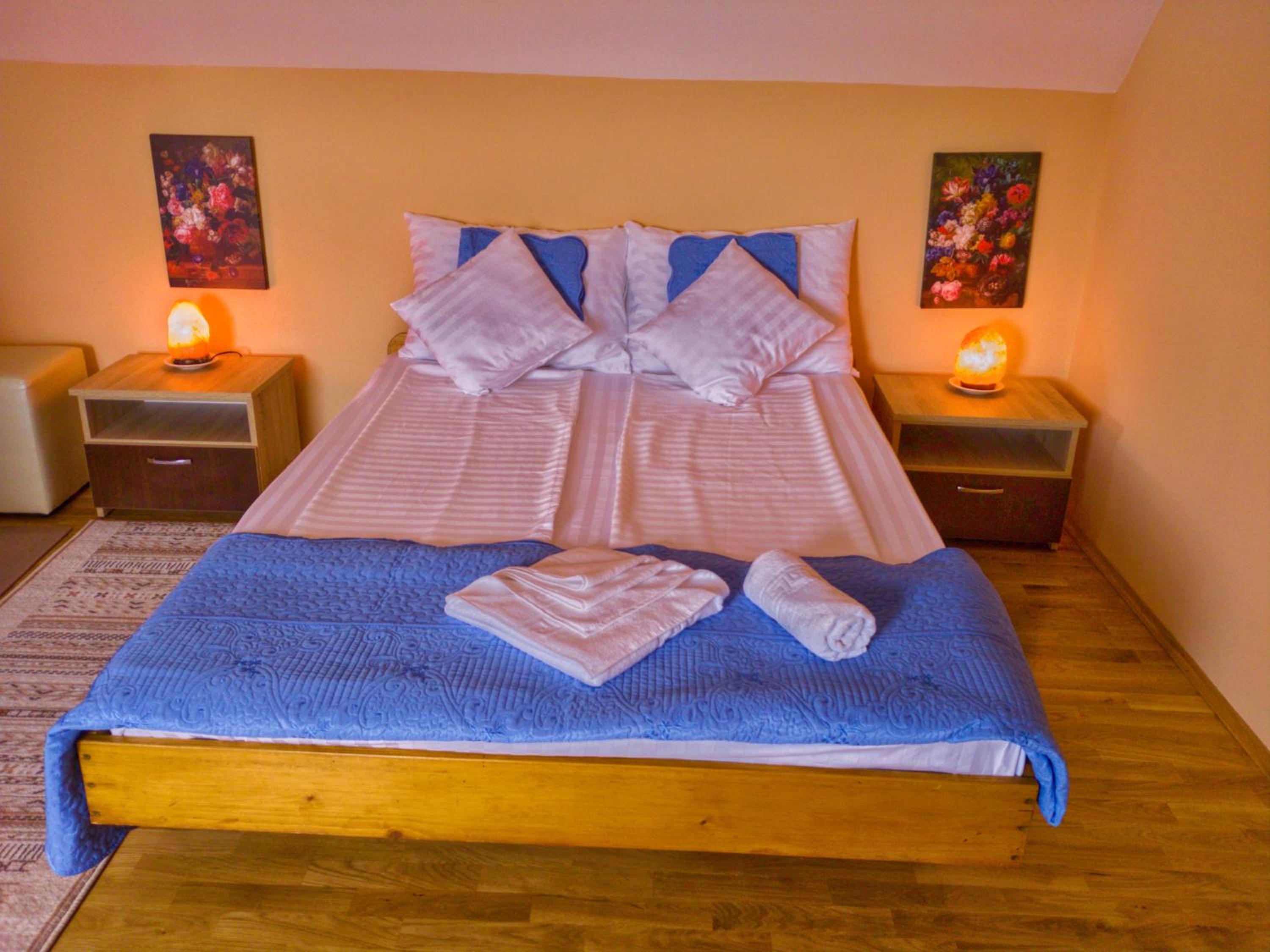 Double Room with Private Bathroom - Photo 1
