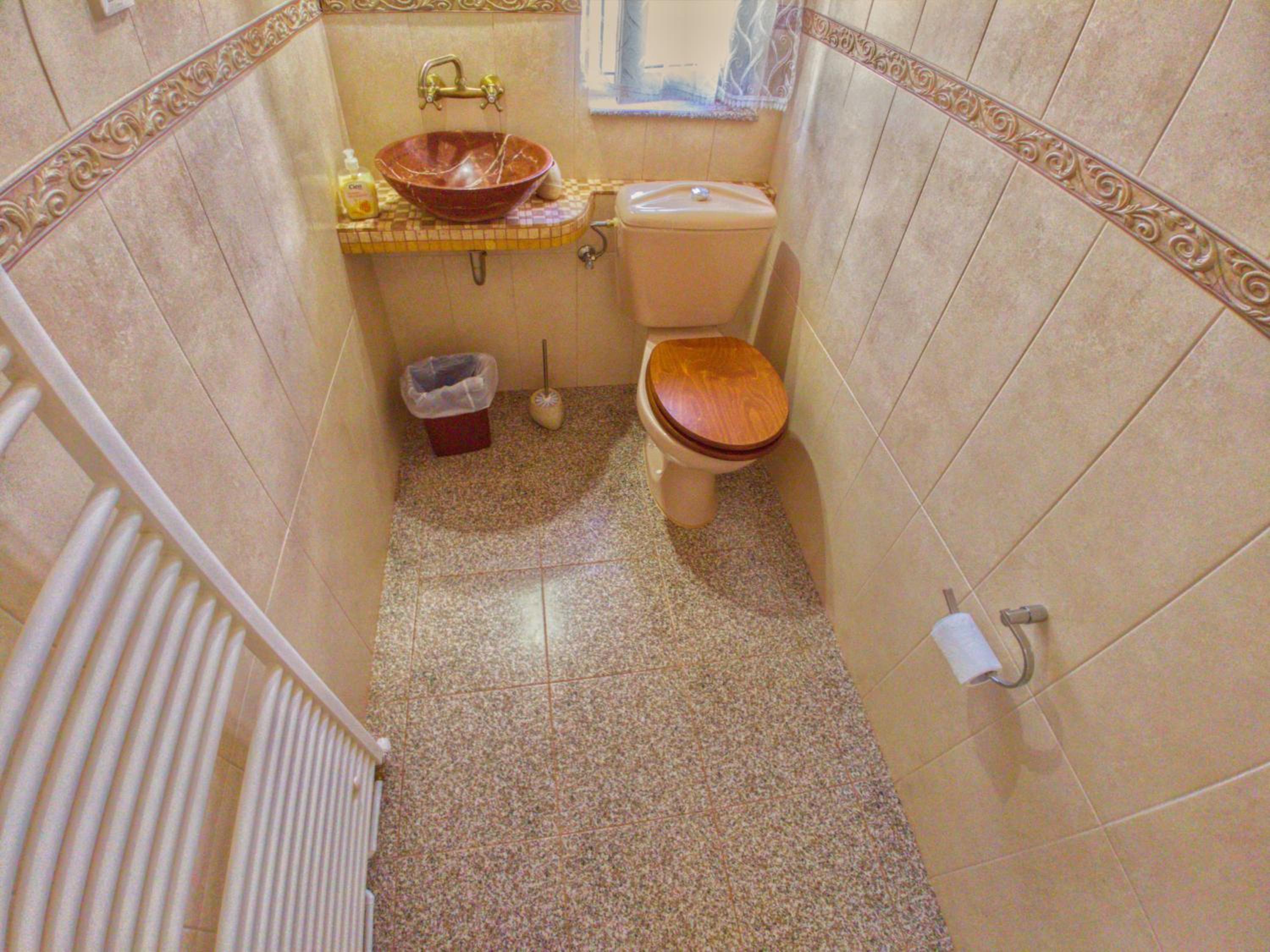 Double Room with Private Bathroom - Photo 6