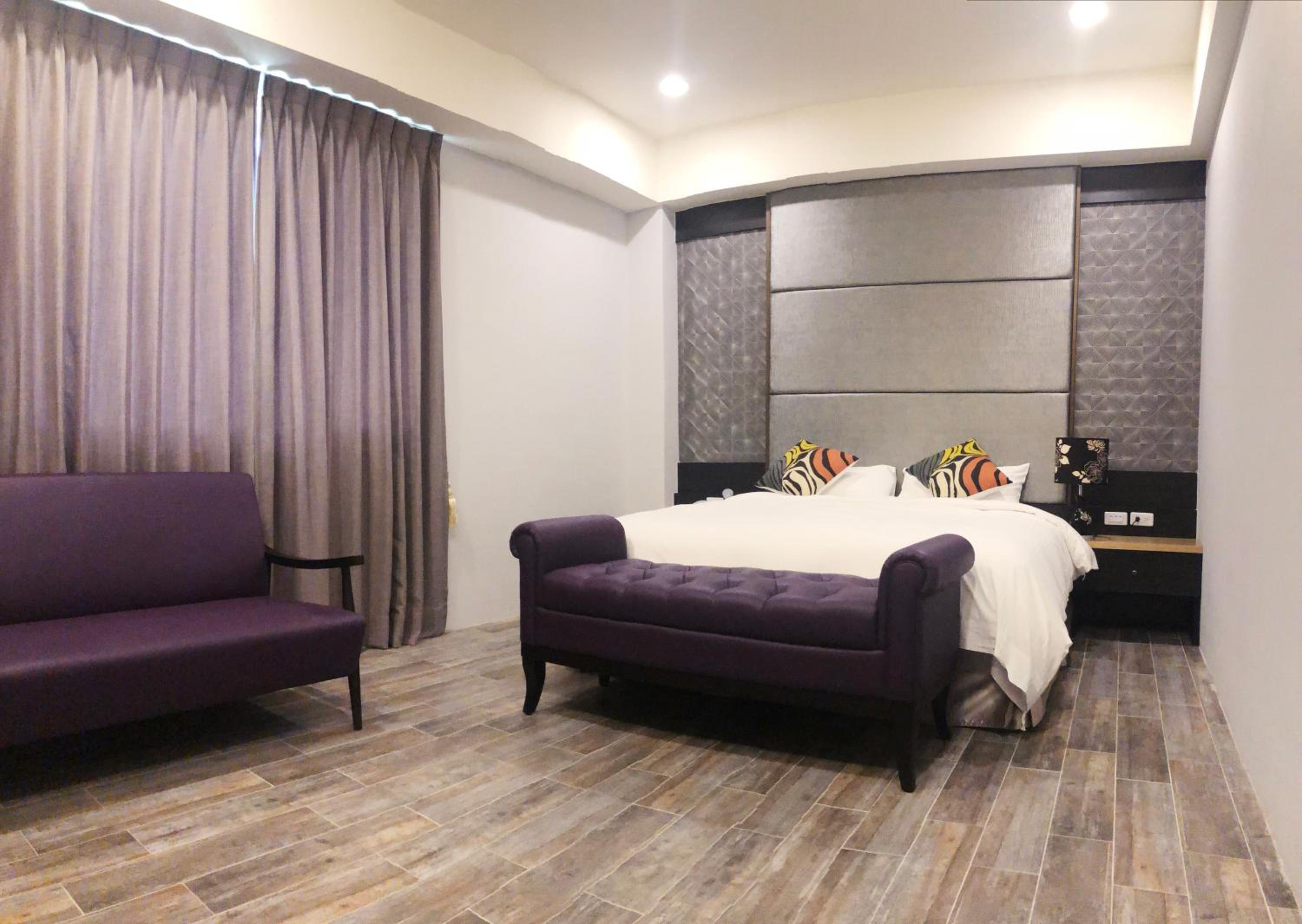 Standard King Room photo 1