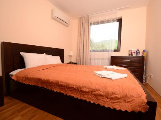 One-Bedroom Apartment - Photo 28