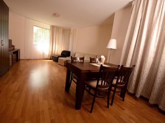 One-Bedroom Apartment - Photo 27