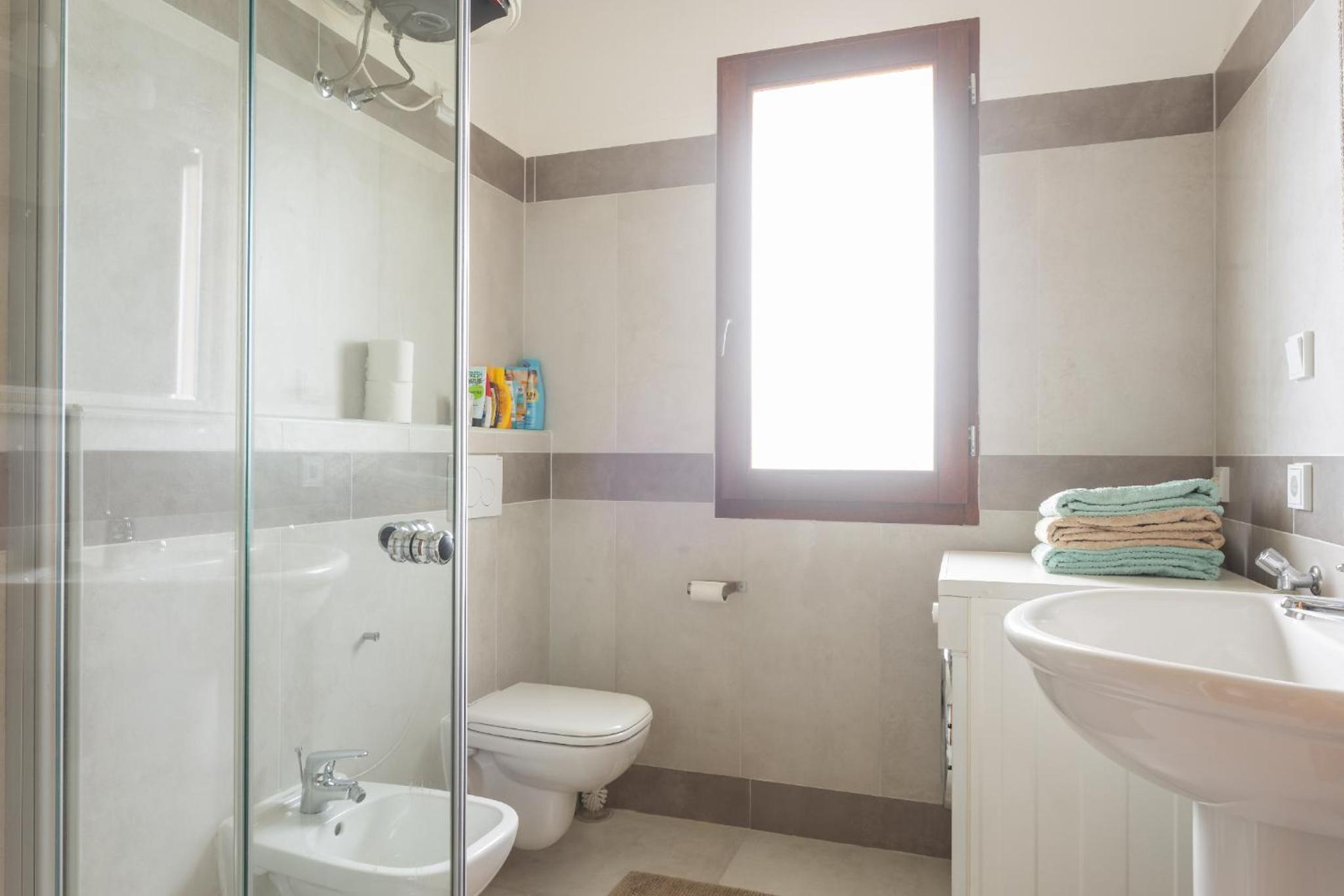 Three-Bedroom House - Photo 3